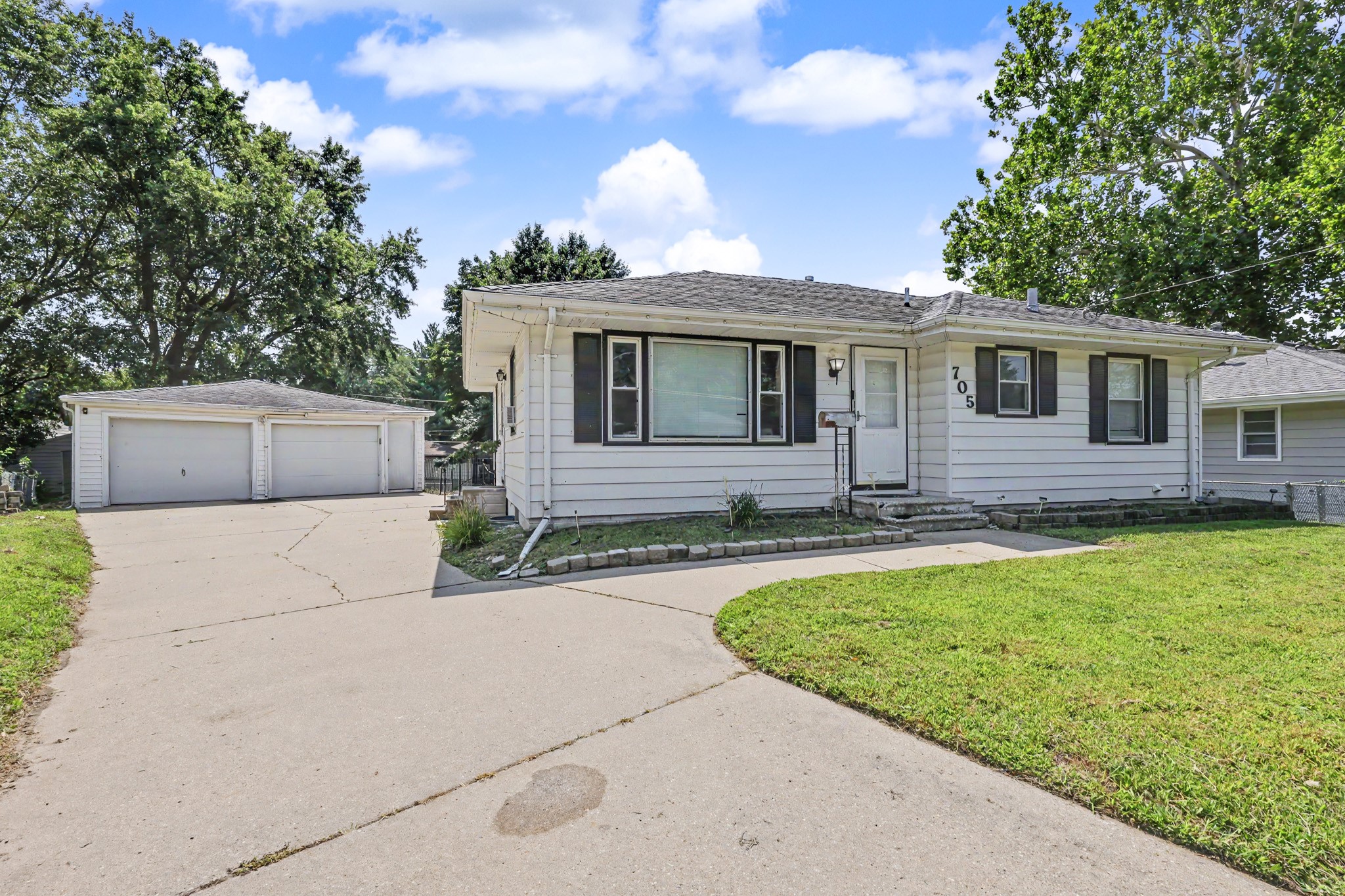 705 Hoffman Avenue Property Photo 1
