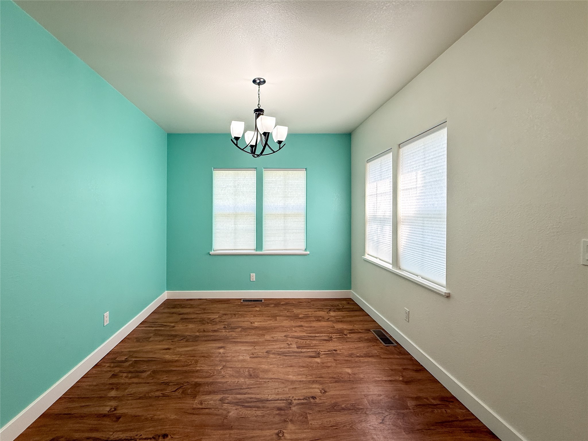 2009 Story Street Property Photo 8