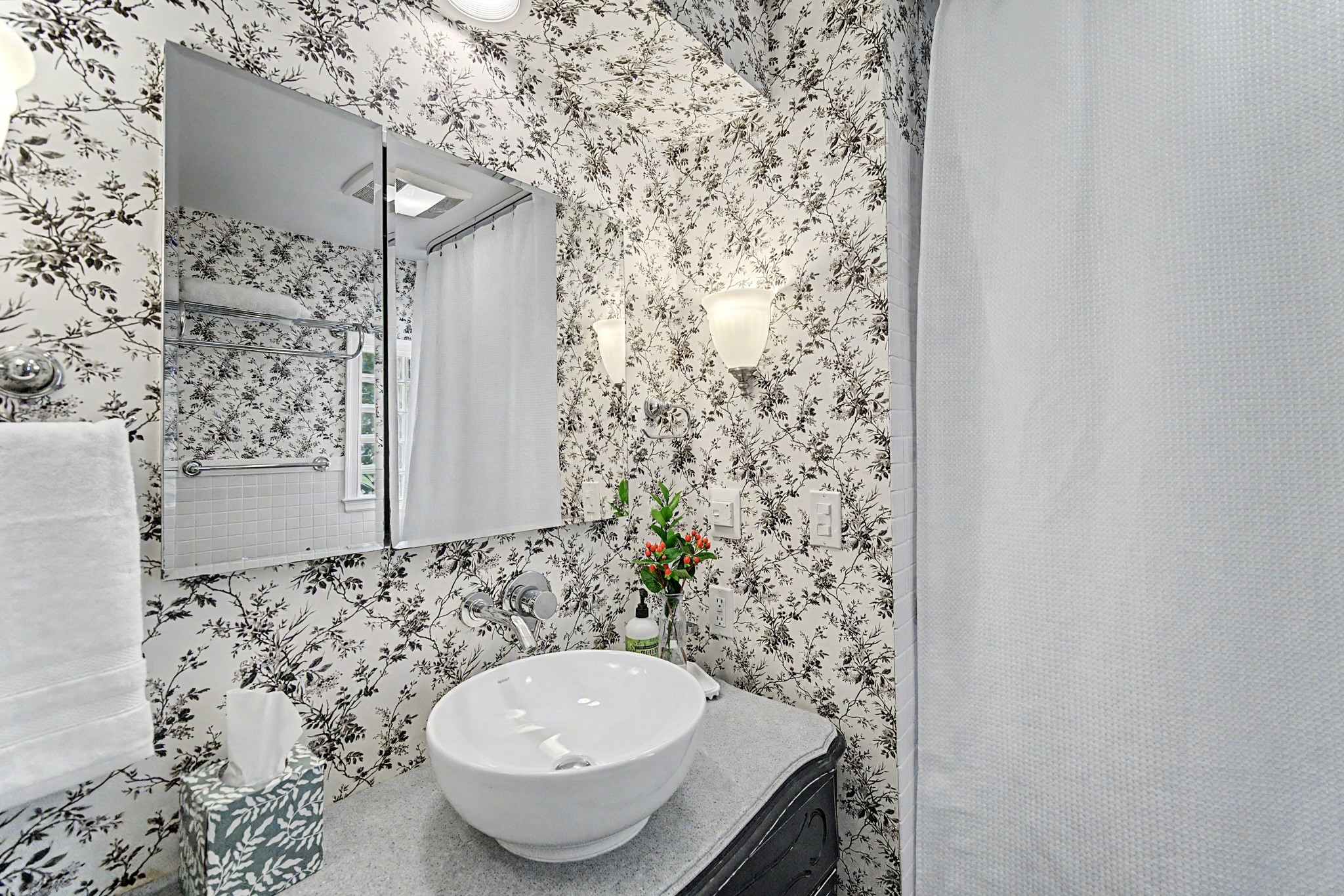 821 Clark Avenue Property Photo 9