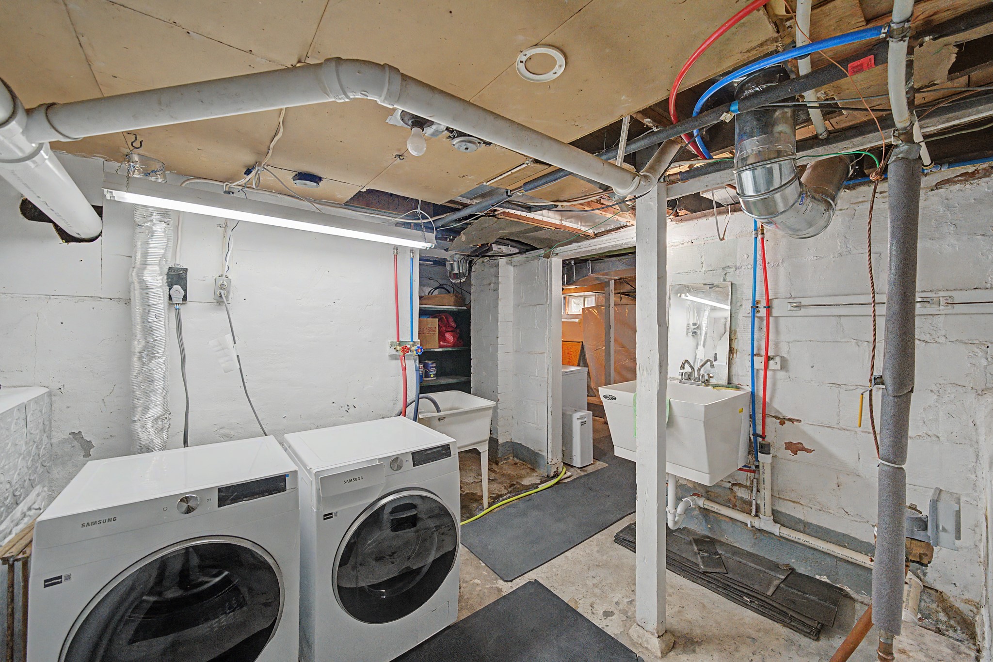821 Clark Avenue Property Photo 28