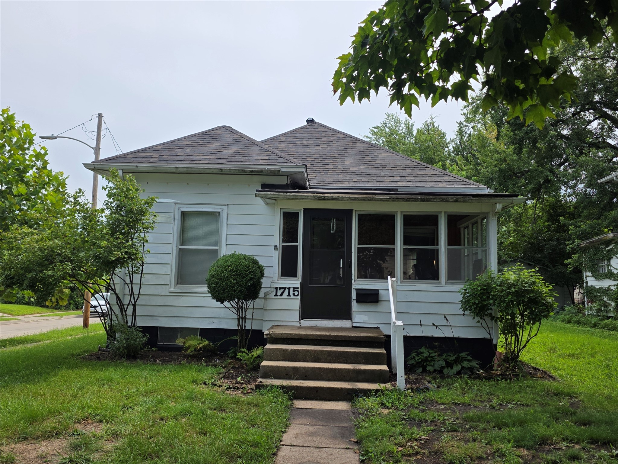 1715 E 12th Street Property Photo 1