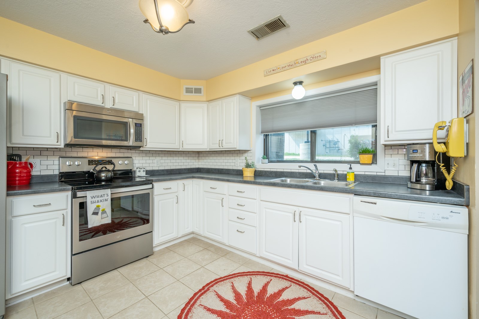 3667 Grand Avenue 2 Property Photo 11