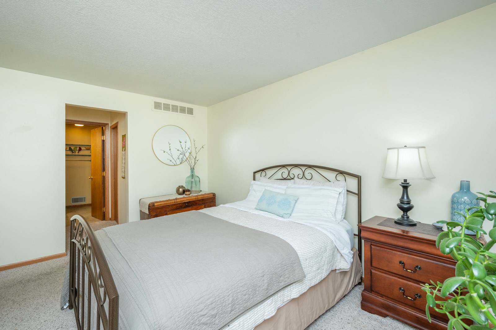 3667 Grand Avenue 2 Property Photo 18