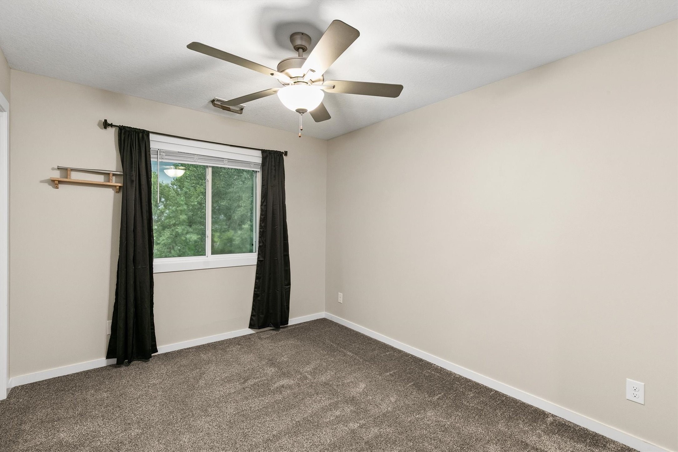 2505 Park Ridge Drive Property Photo 9