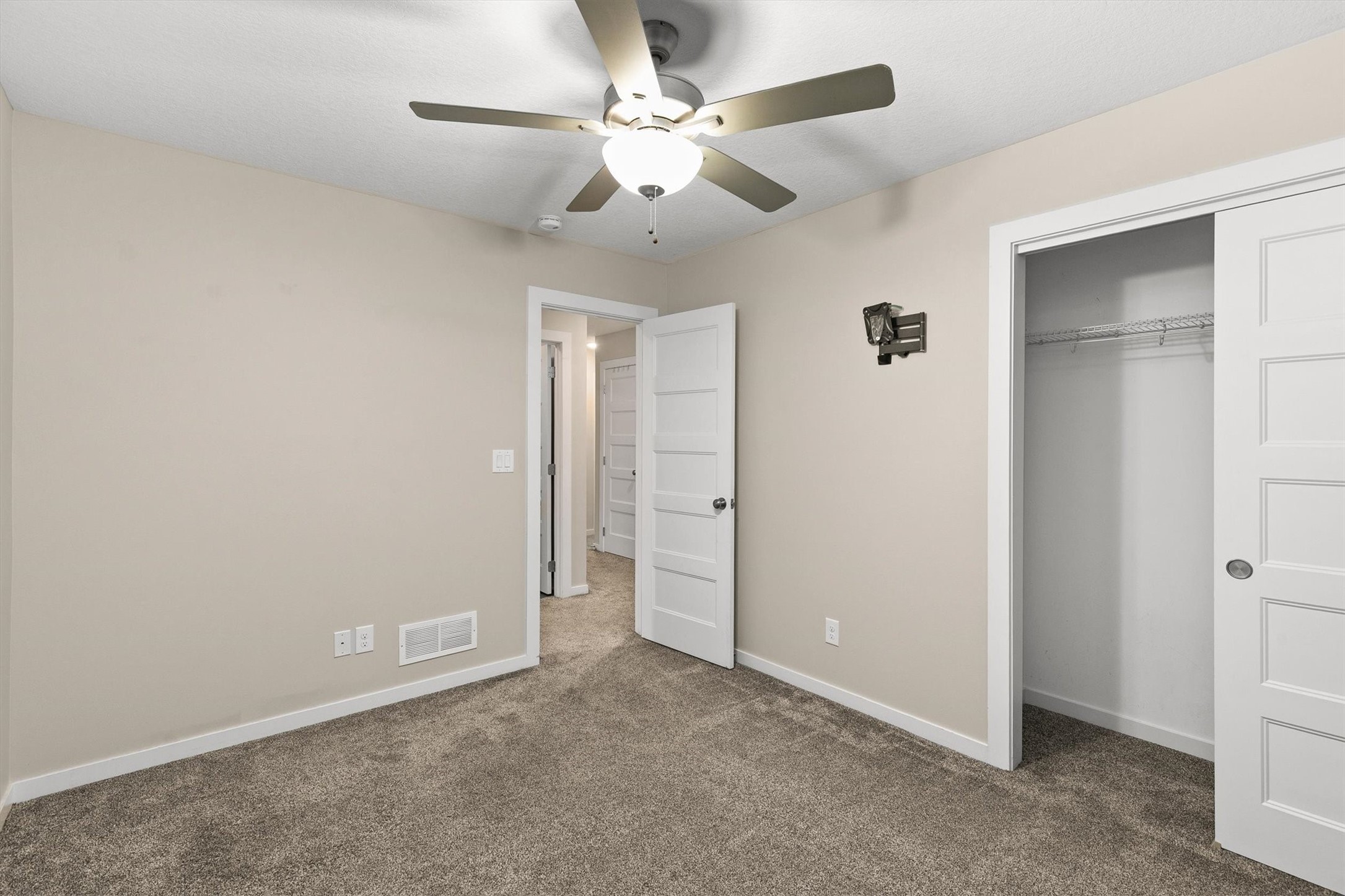 2505 Park Ridge Drive Property Photo 10