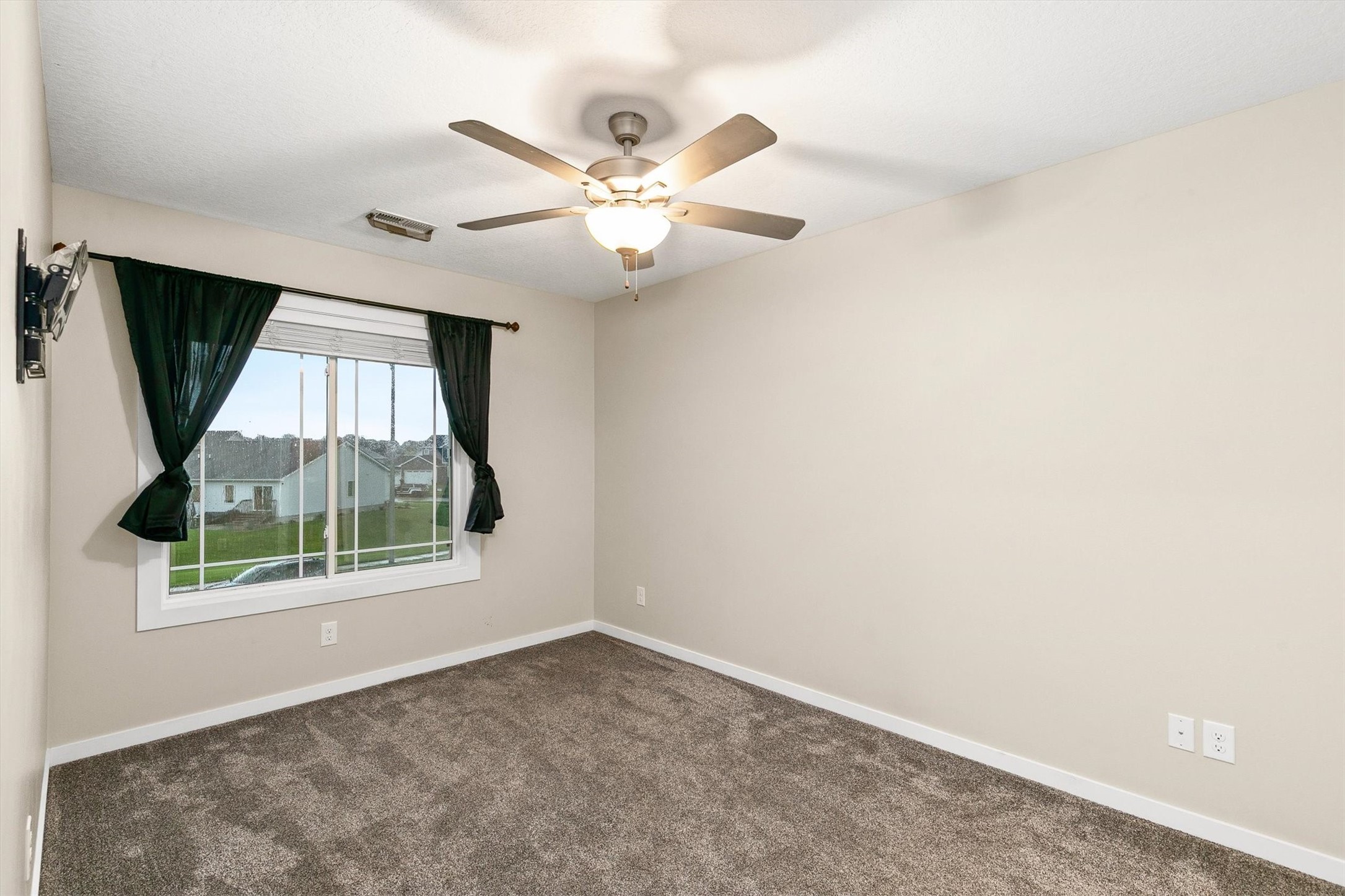 2505 Park Ridge Drive Property Photo 13
