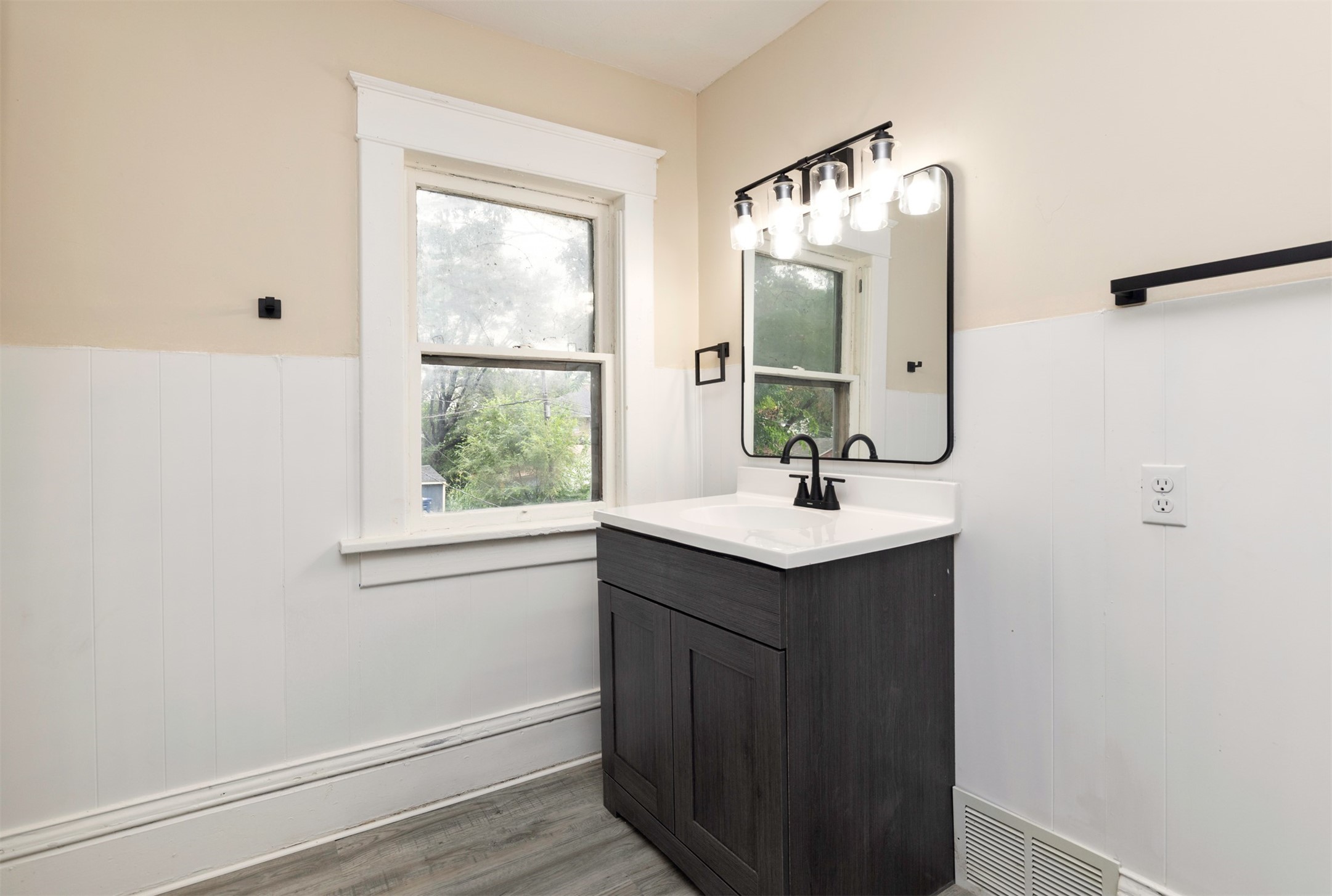 1838 Capitol Avenue Property Photo 20