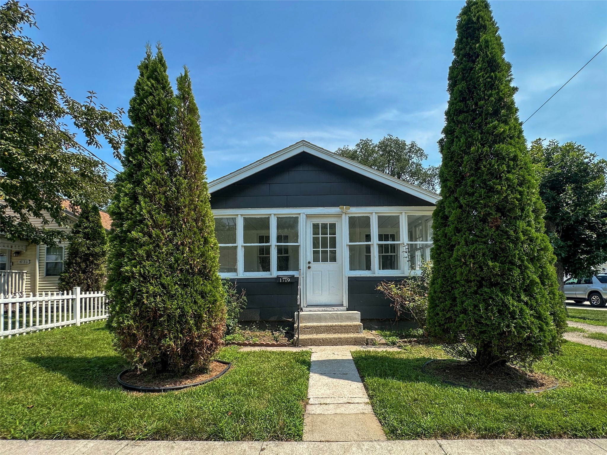 1719 E 24th Street Property Photo 1