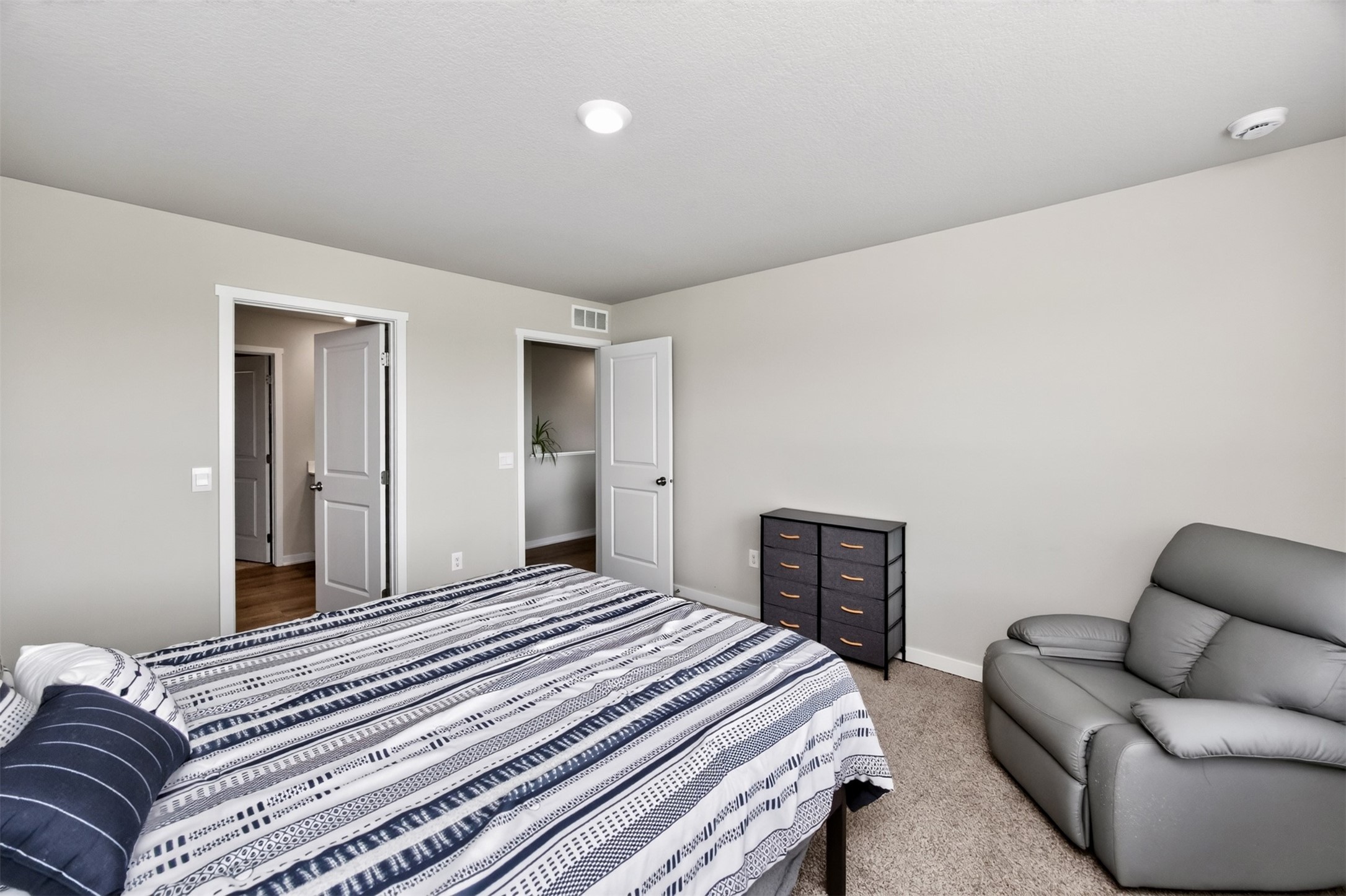 1636 Ne Deerfield Drive Property Photo 17