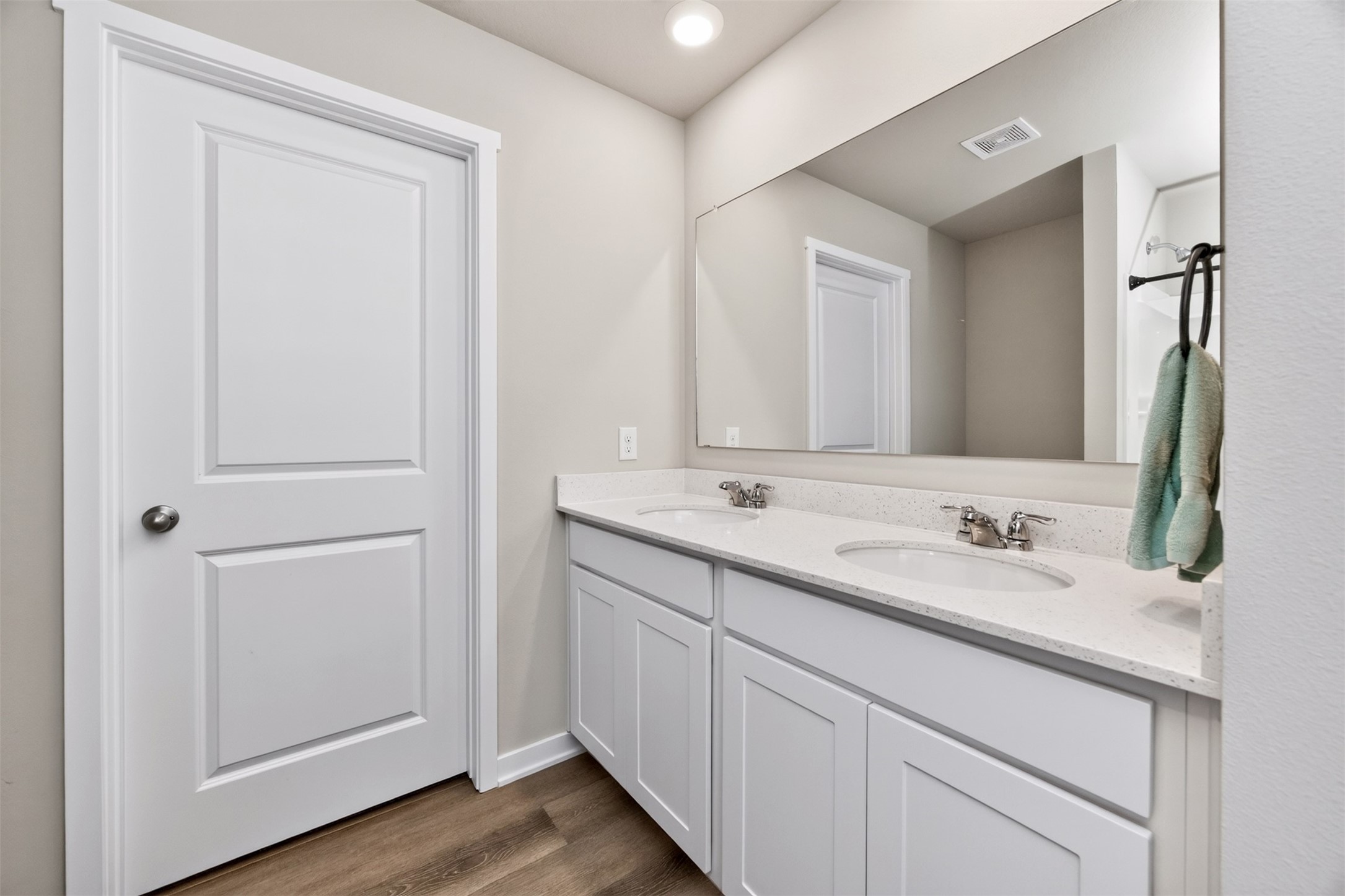 1636 Ne Deerfield Drive Property Photo 18