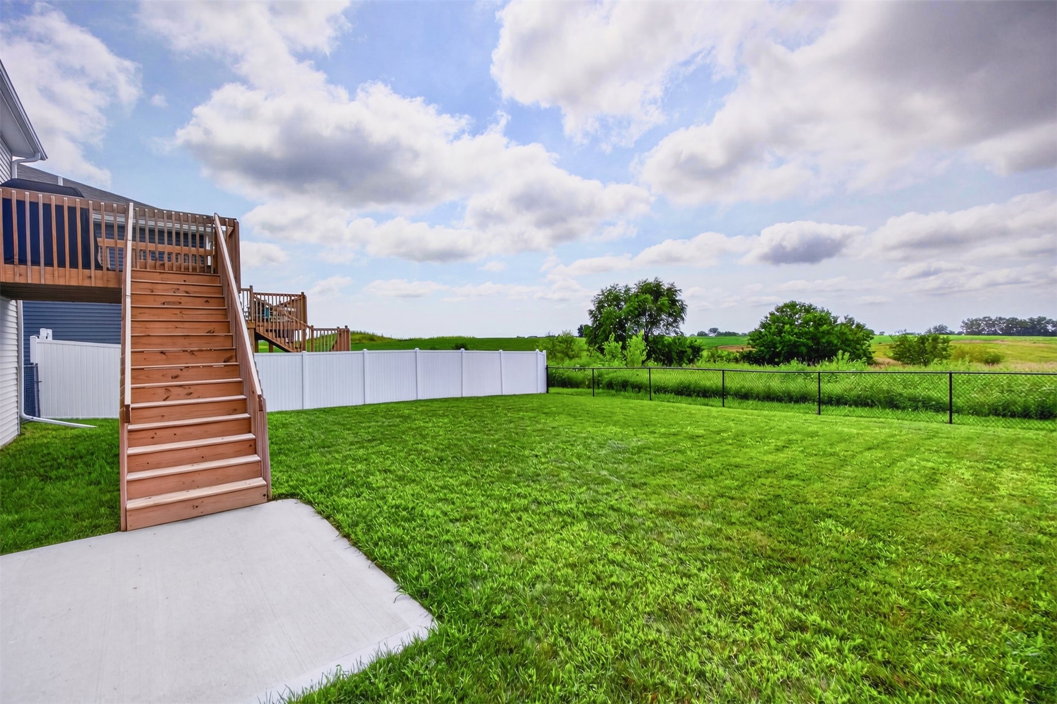 1636 Ne Deerfield Drive Property Photo 30