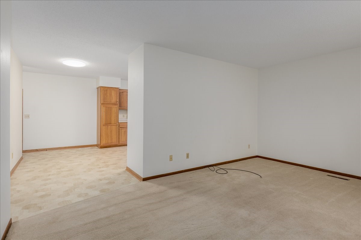 507 2nd Street Property Photo 4