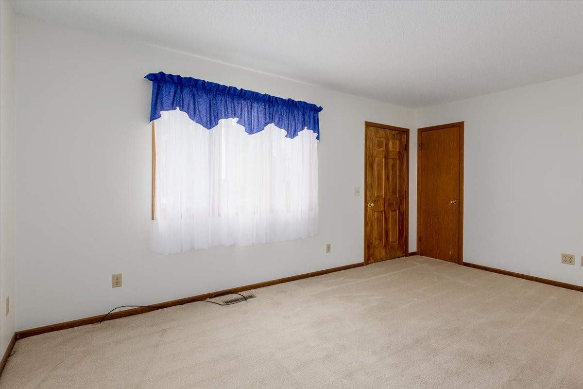507 2nd Street Property Photo 8