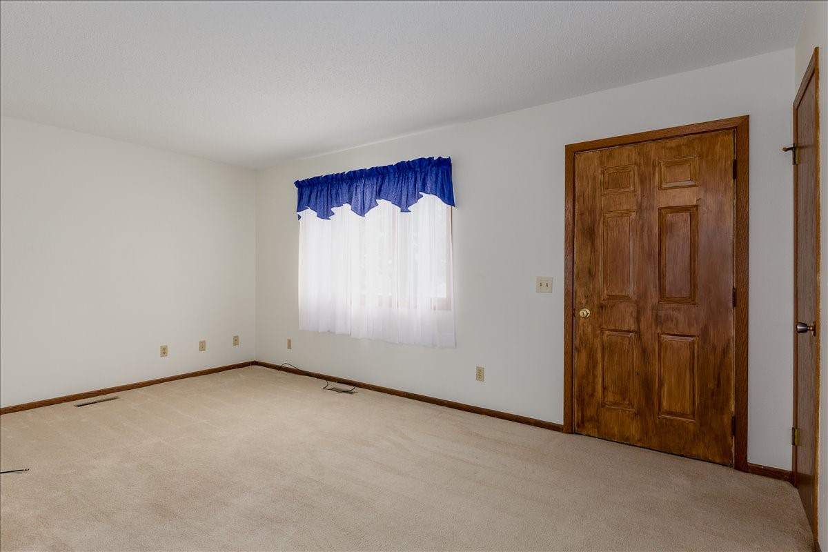 507 2nd Street Property Photo 9