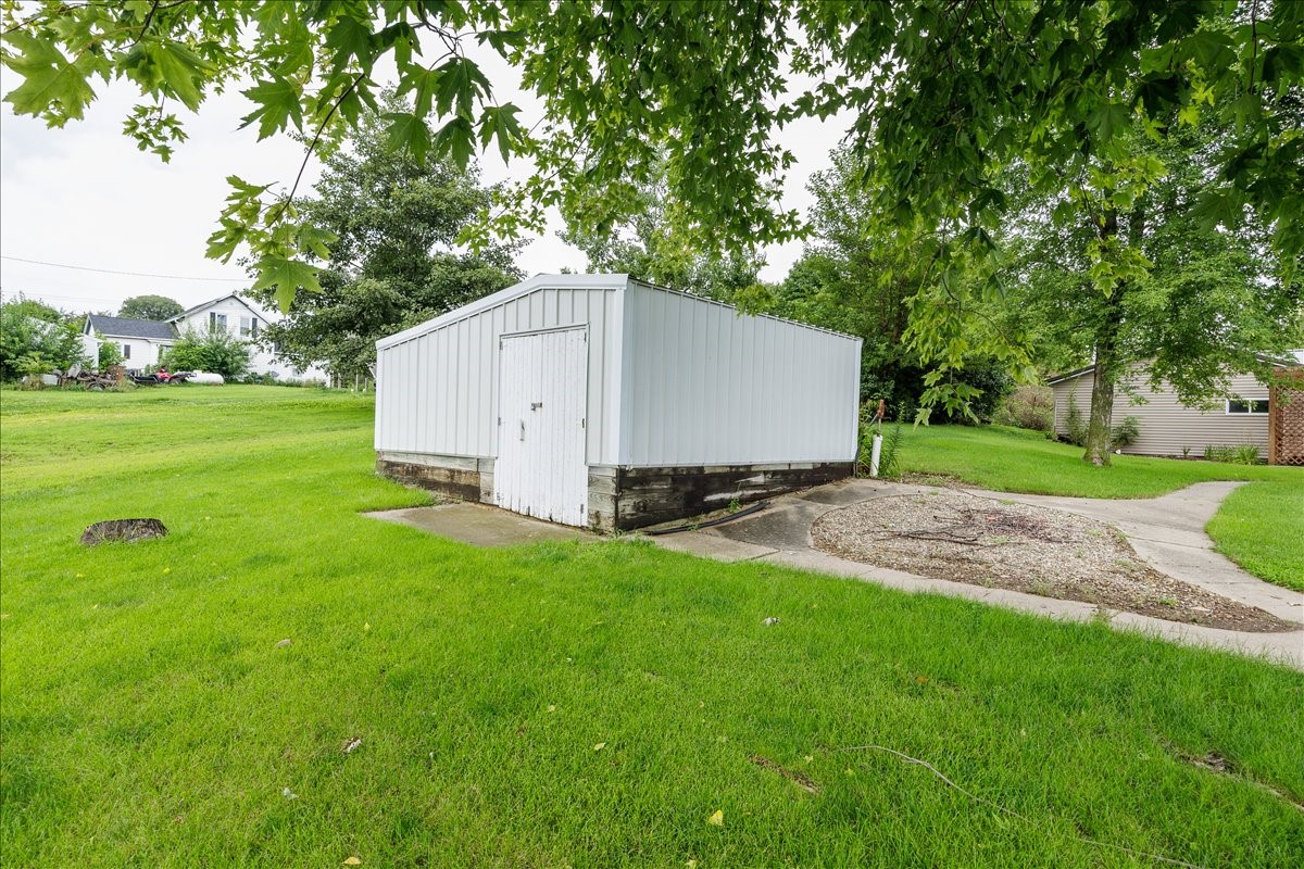 507 2nd Street Property Photo 27