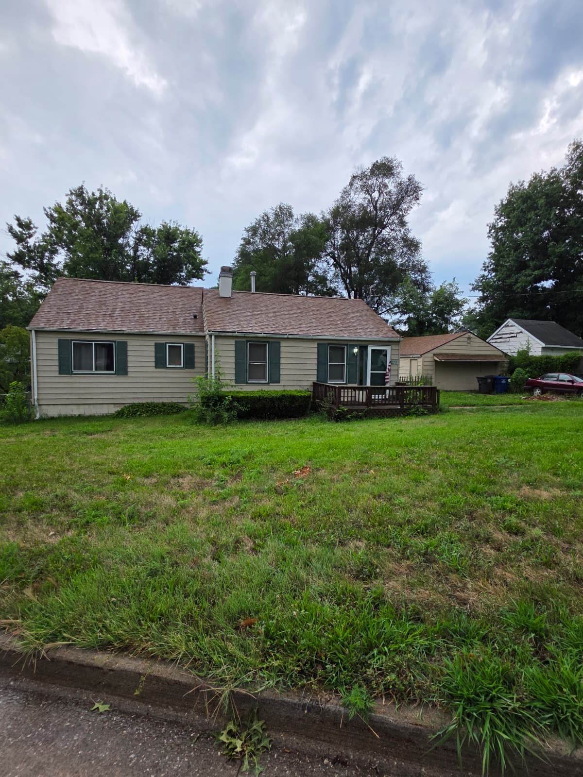 200 Maxwelton Drive Property Photo 2