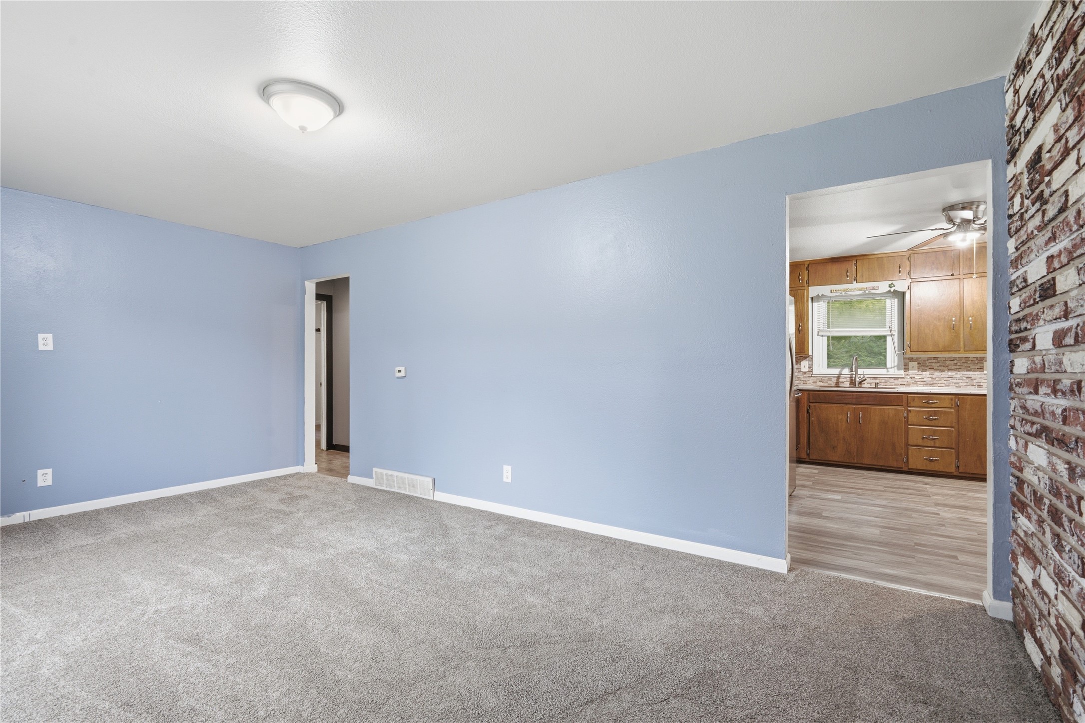 900 E Girard Avenue Property Photo 4