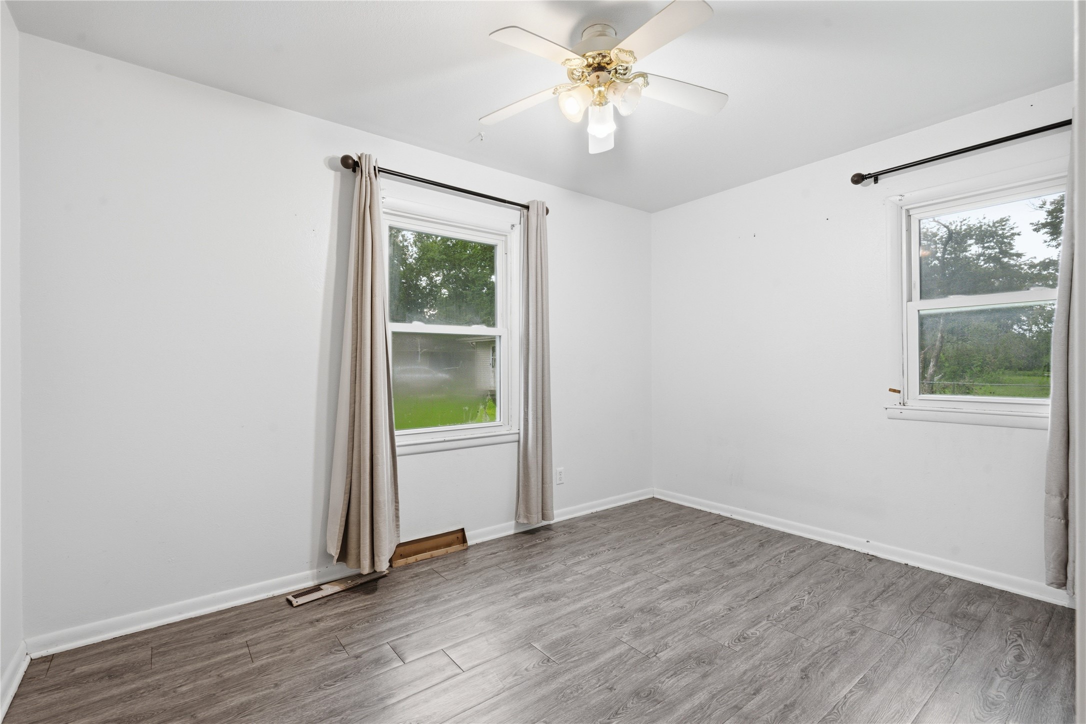 900 E Girard Avenue Property Photo 10