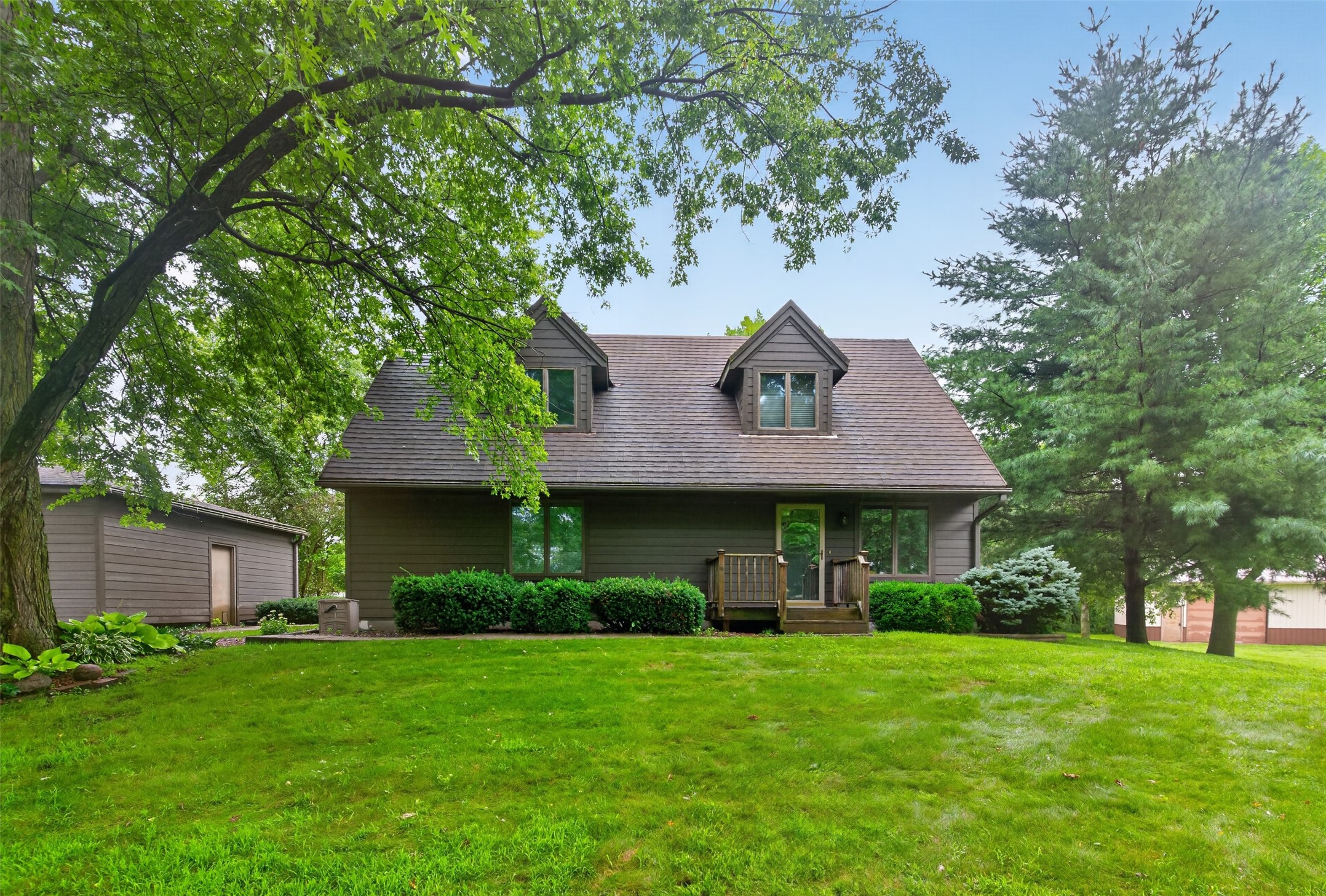 1077 Marshalltown Boulevard Property Photo 1