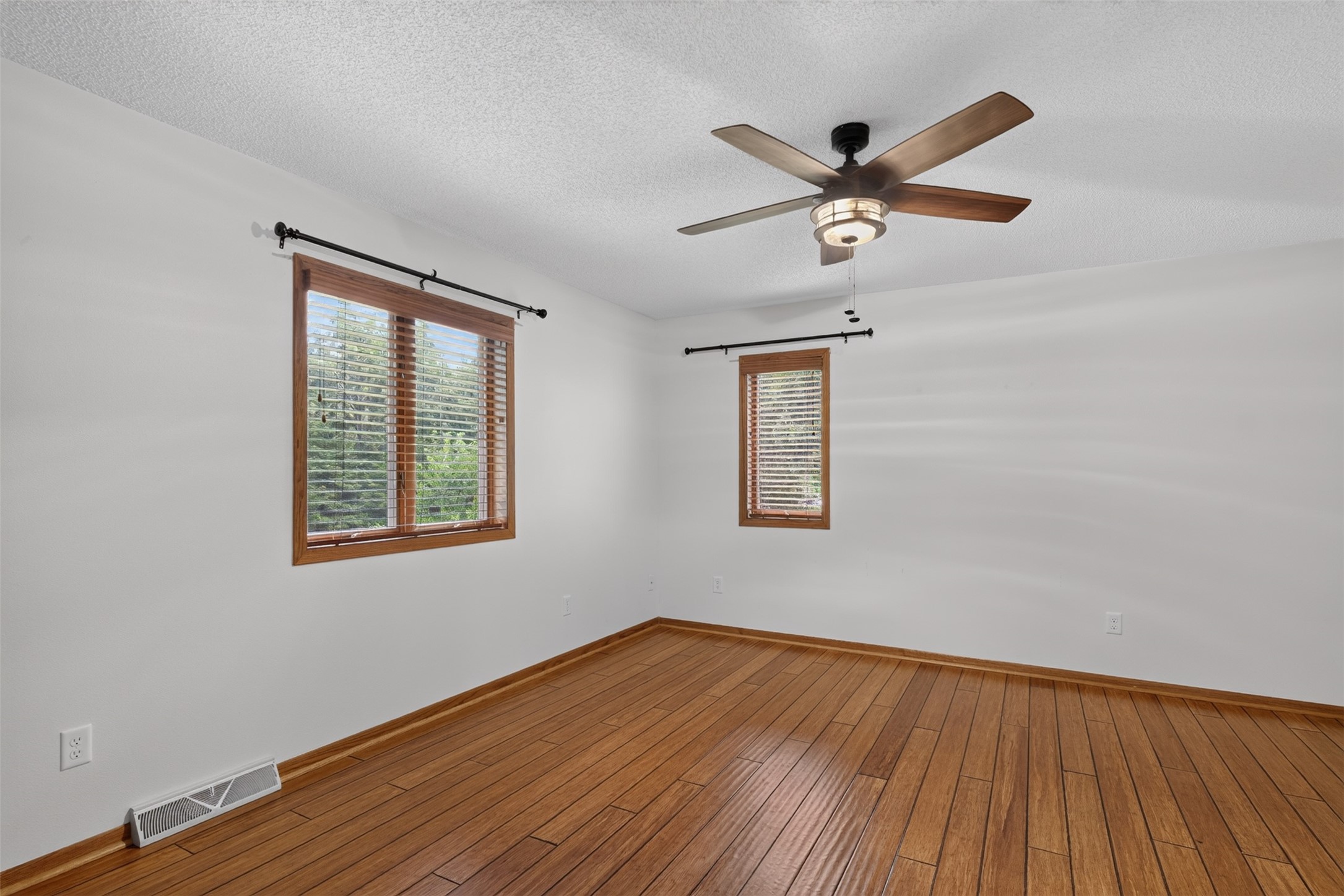 1077 Marshalltown Boulevard Property Photo 11