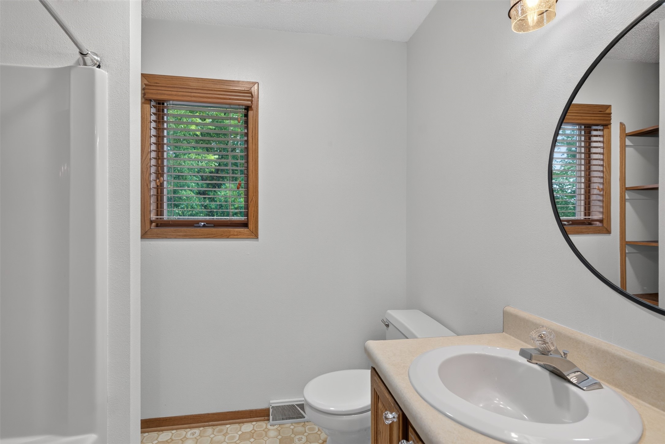 1077 Marshalltown Boulevard Property Photo 12