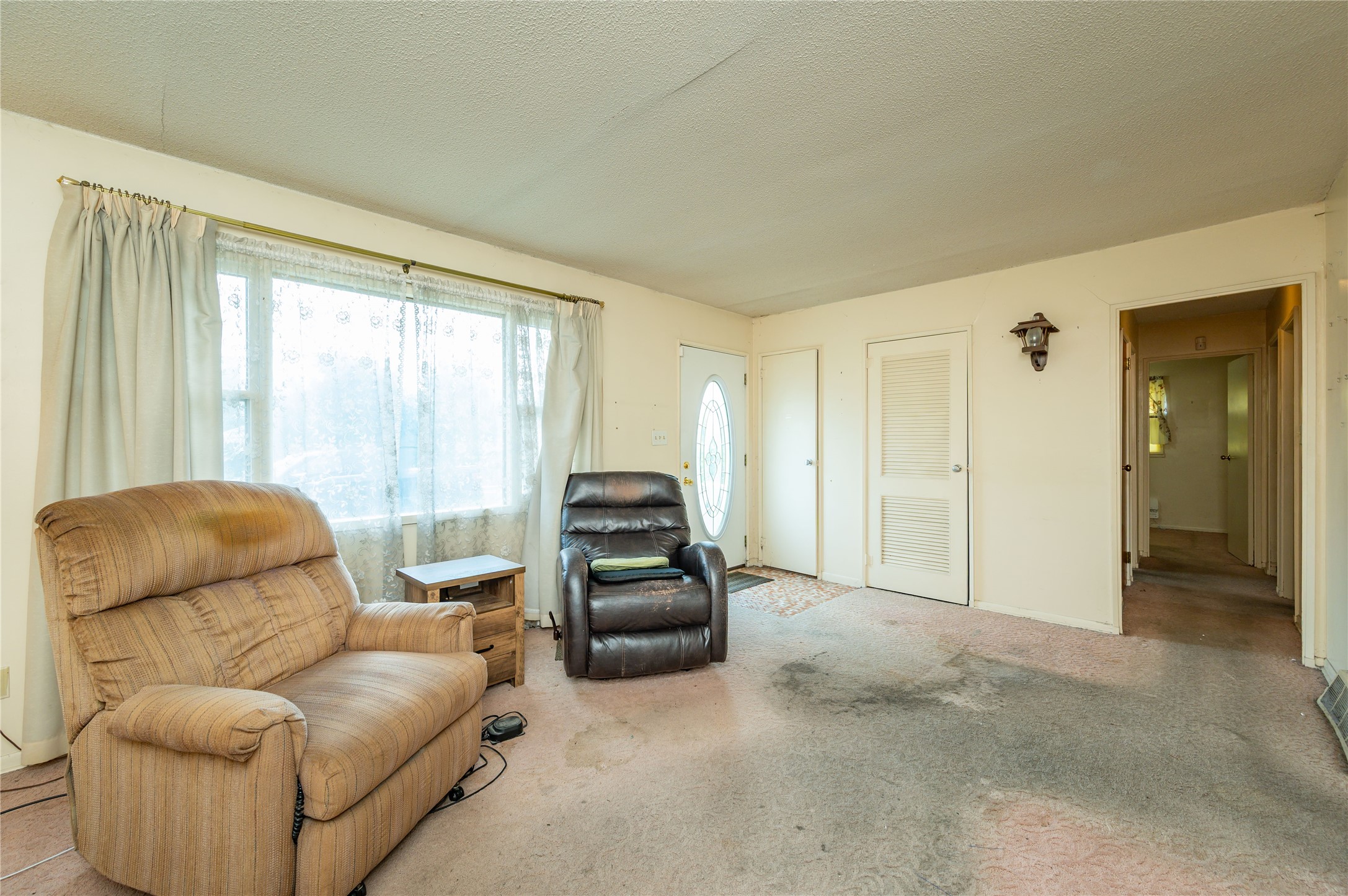 211 Mckinley Avenue Property Photo 4
