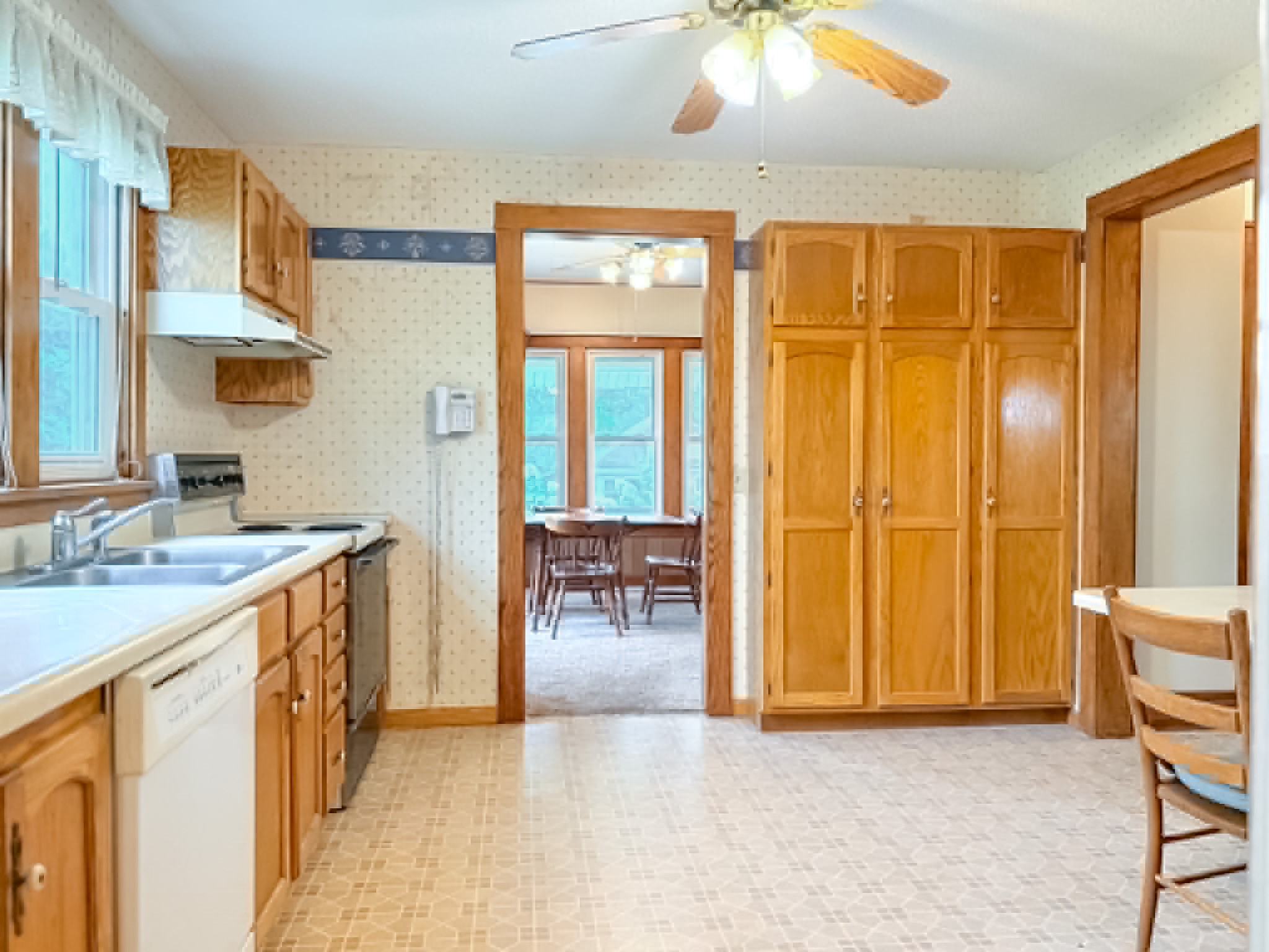 213 2nd Street Property Photo 4