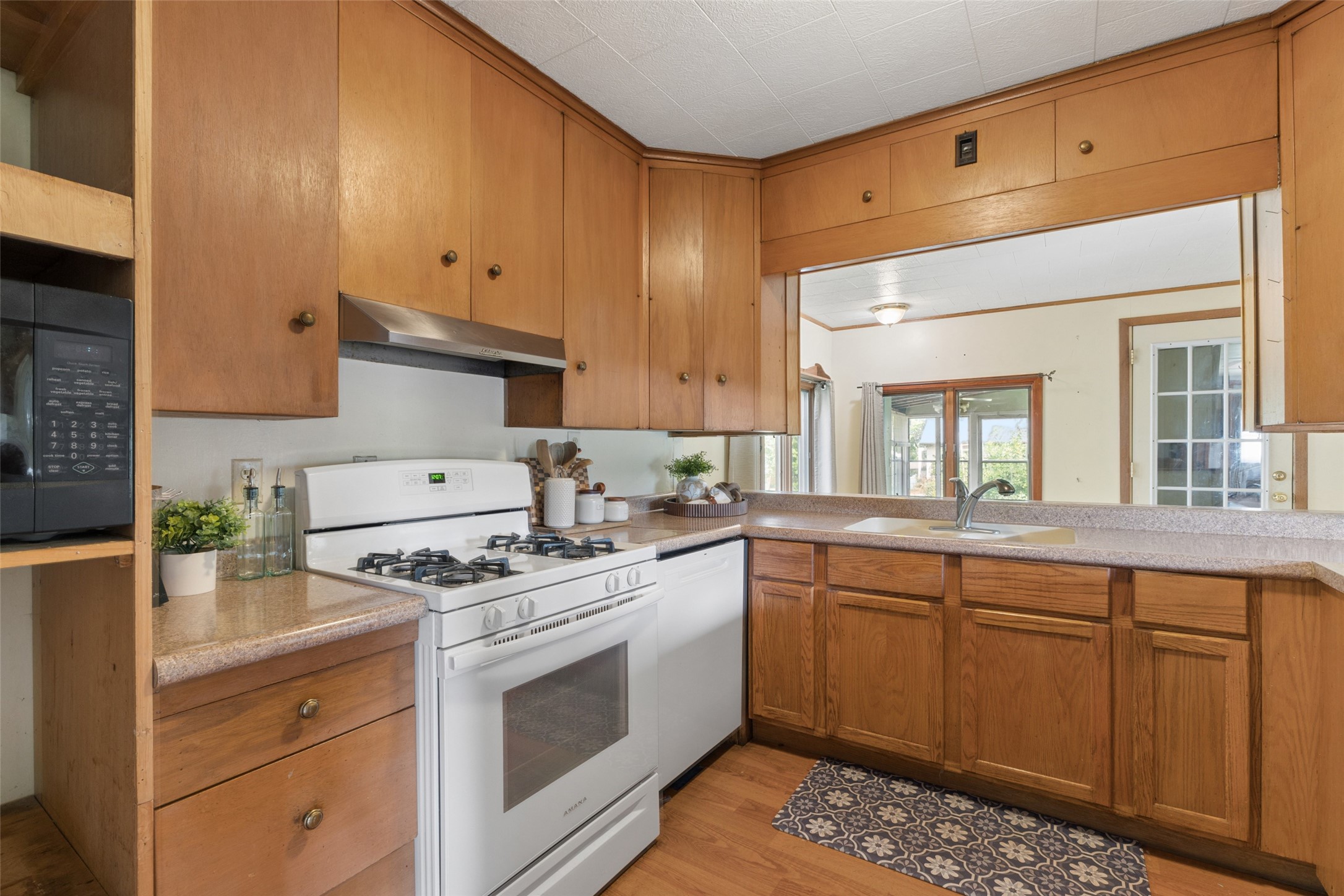 200 Fairway Drive Property Photo 14