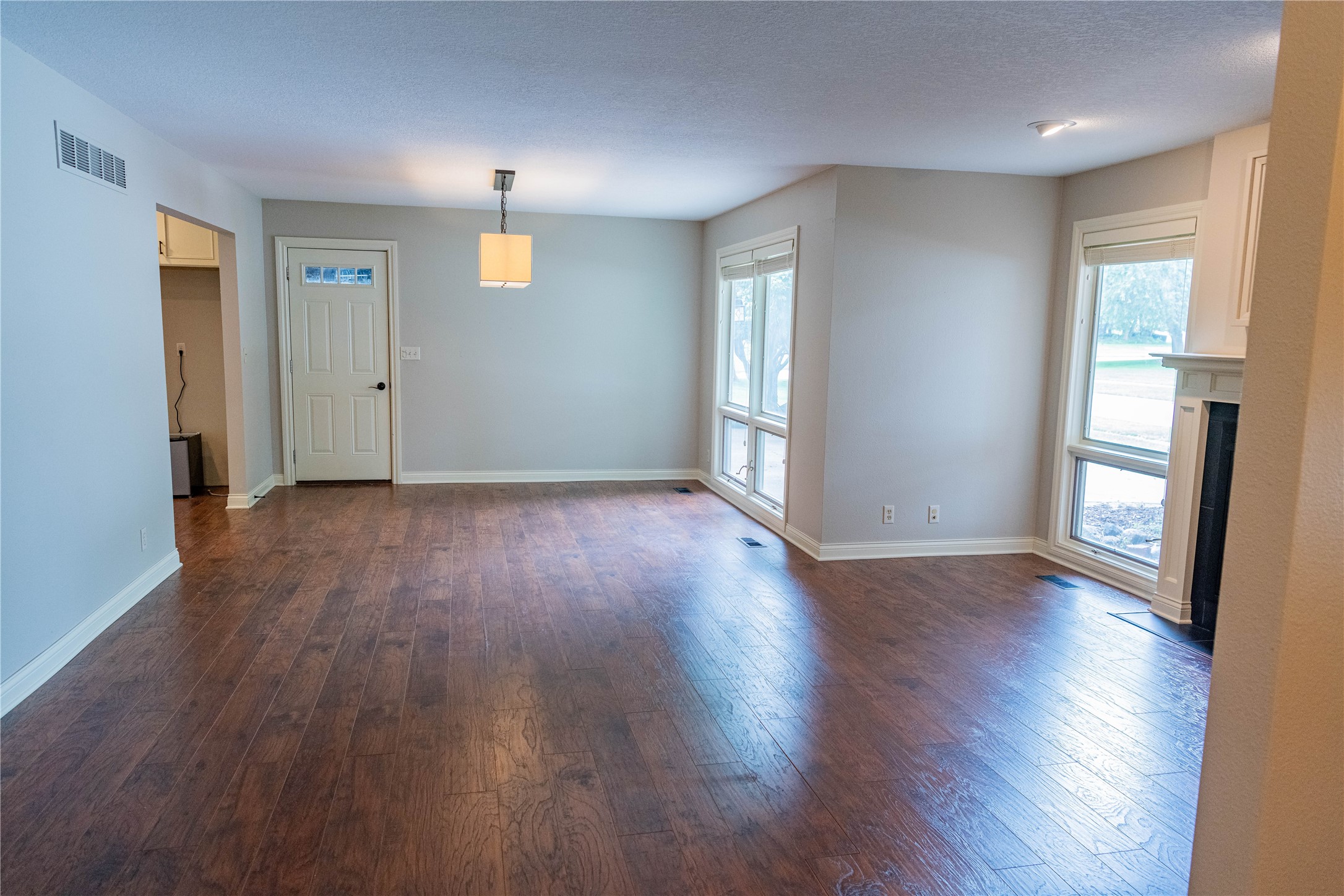 1422 Edgewood Drive Property Photo 5
