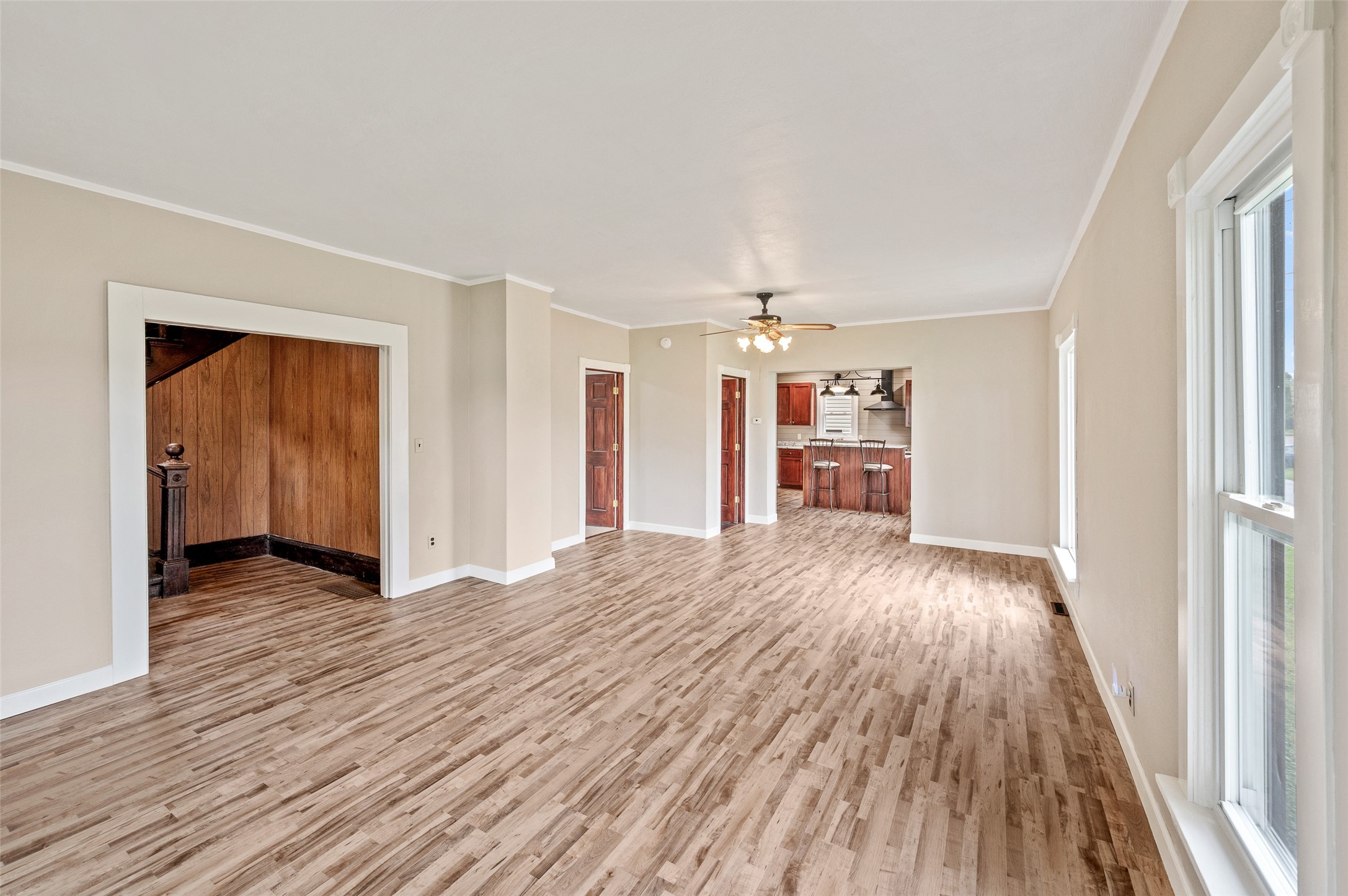 302 W Division Street Property Photo 14