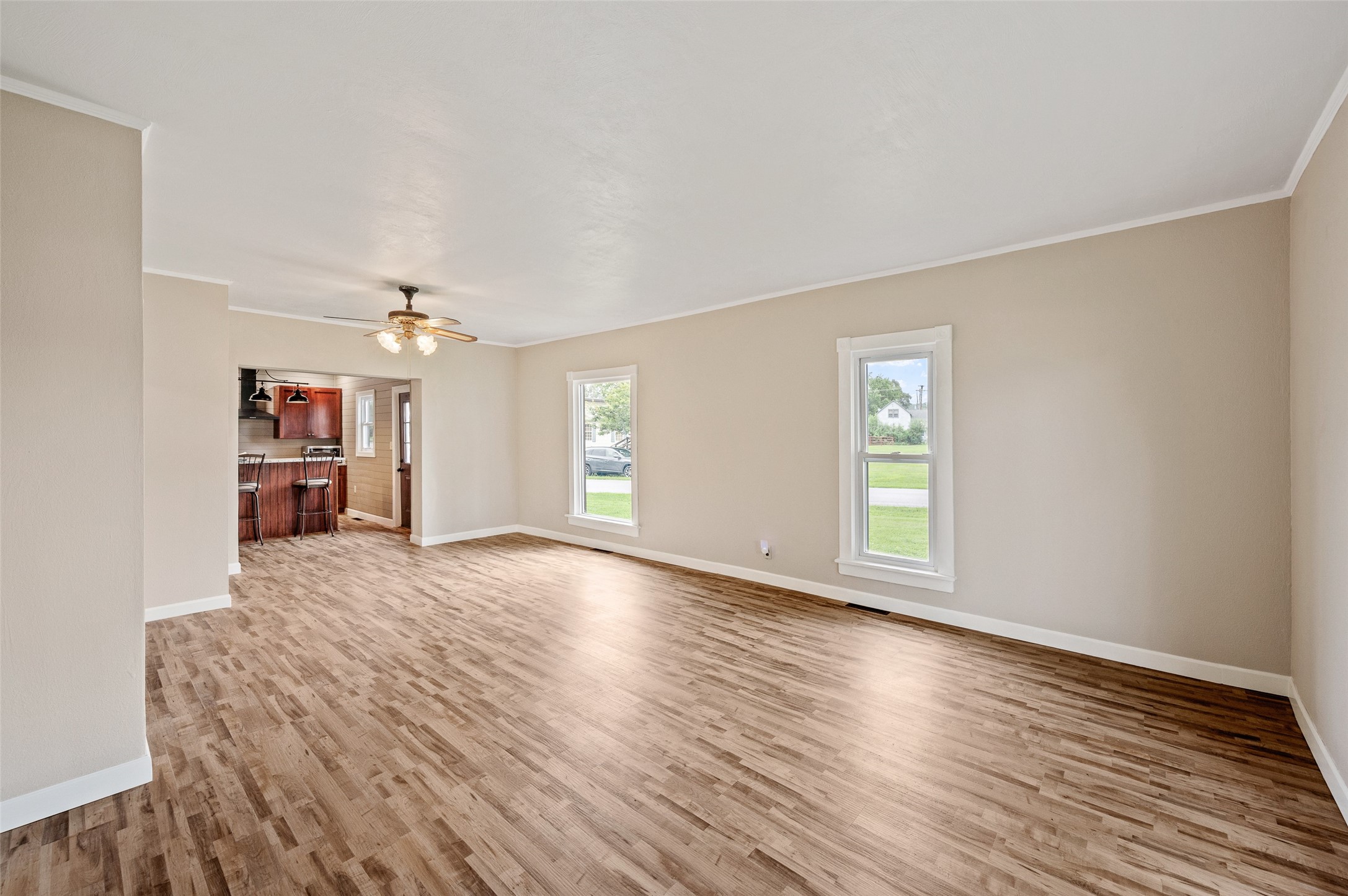 302 W Division Street Property Photo 15