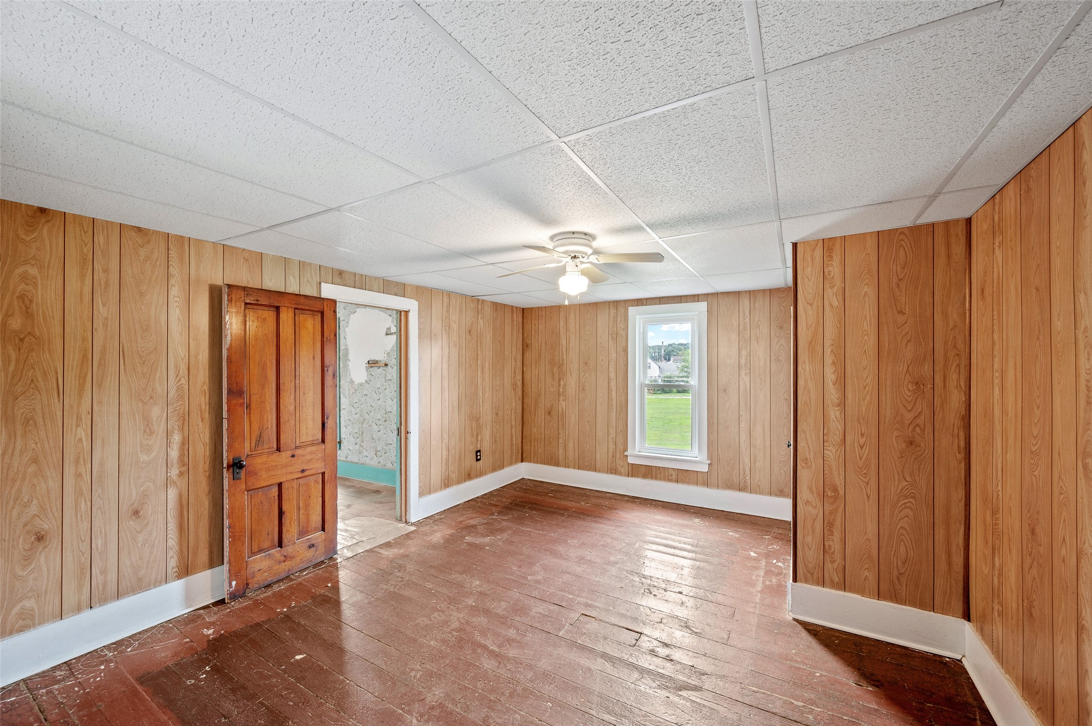 302 W Division Street Property Photo 22
