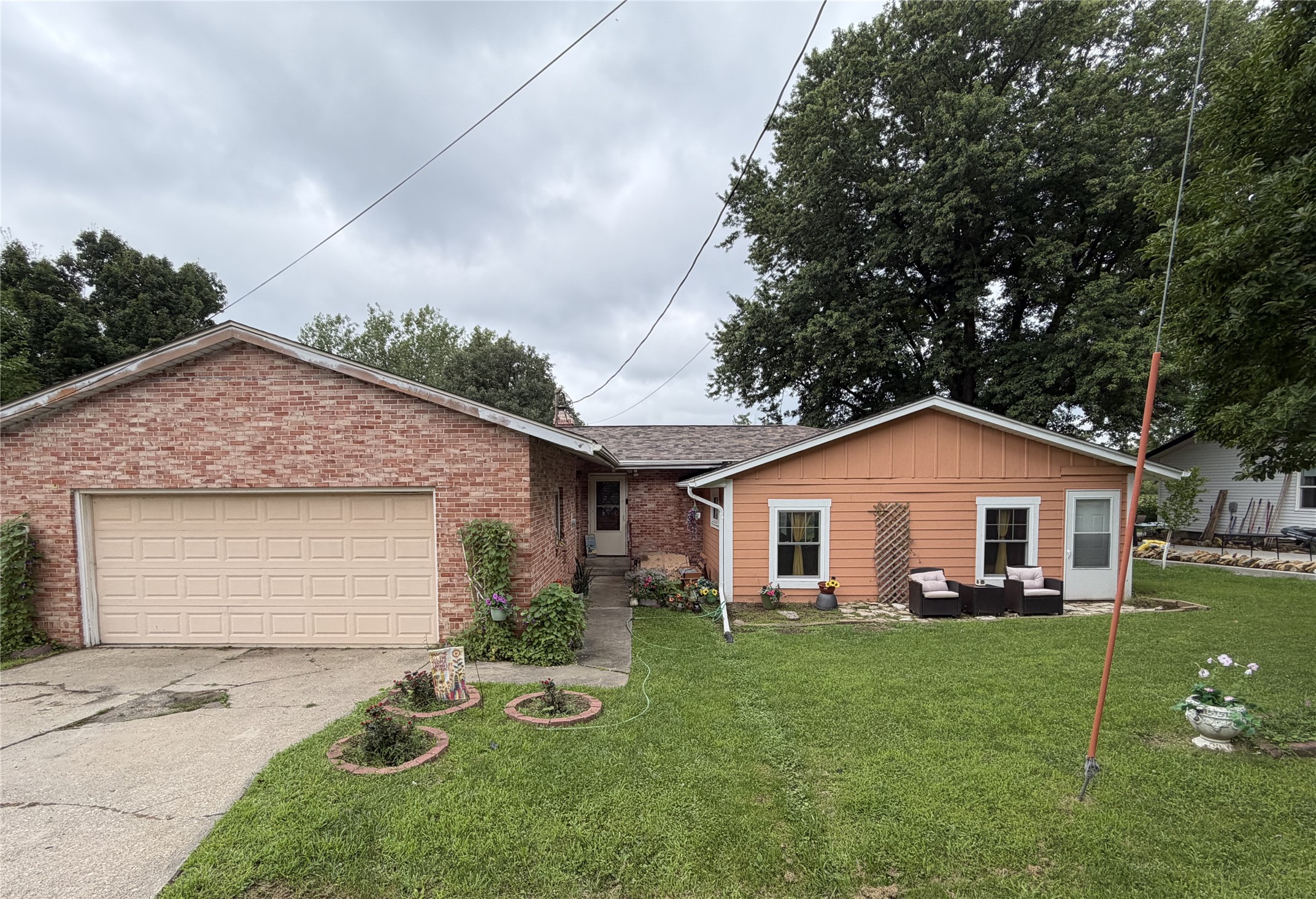 810 Juniper Avenue Property Photo 3