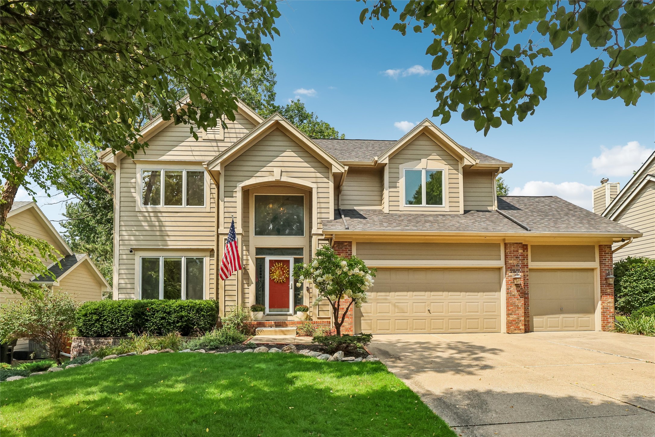 134 56th Place Property Photo 1