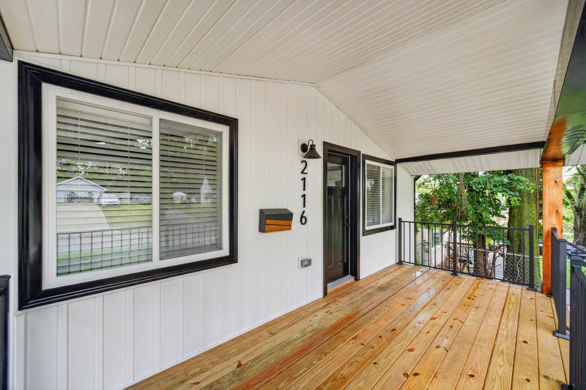 2116 23rd Street Property Photo 3