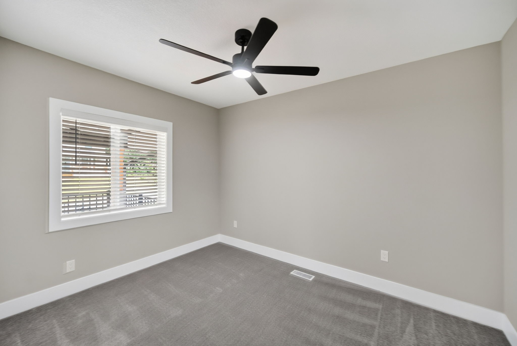 2116 23rd Street Property Photo 13