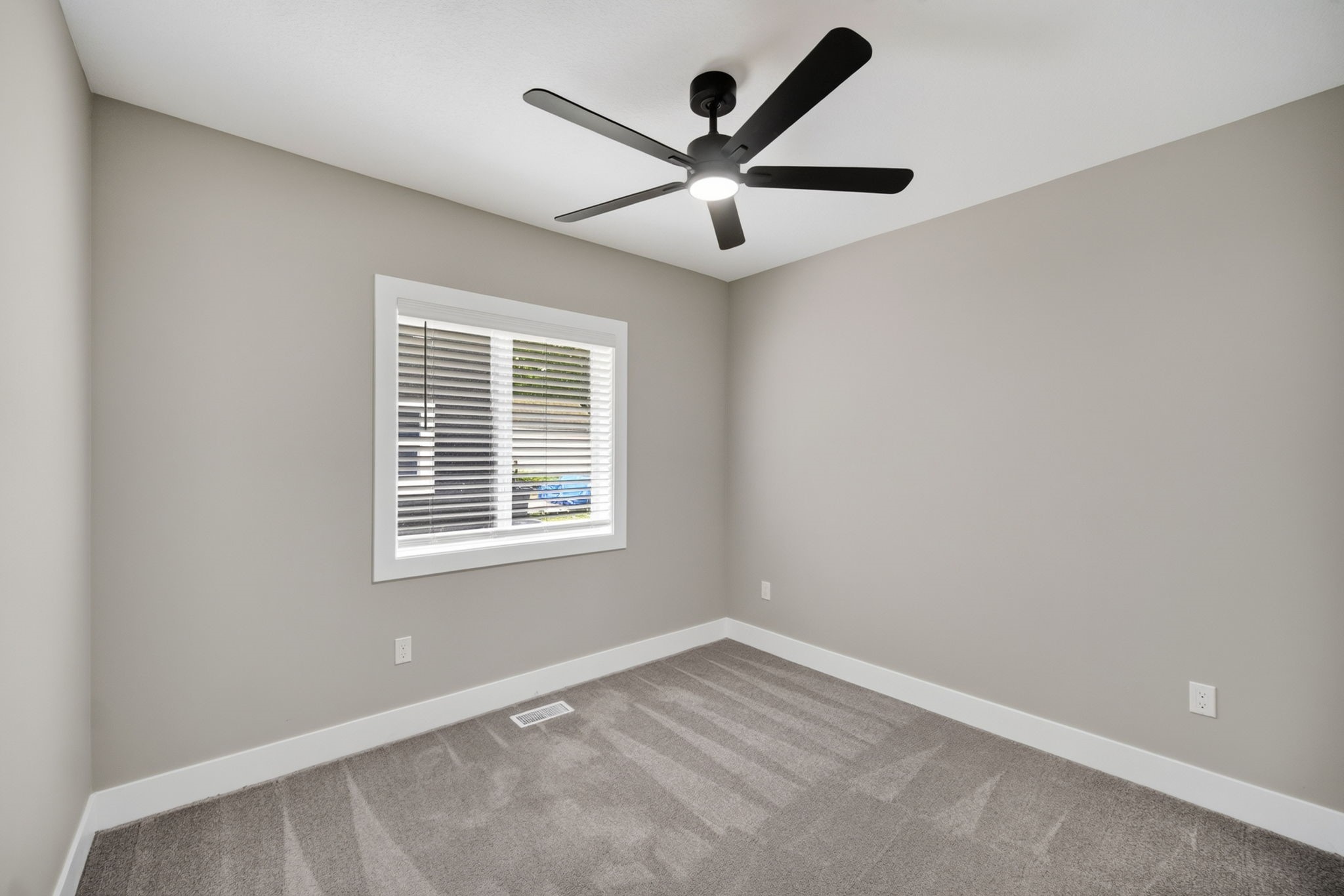 2116 23rd Street Property Photo 17