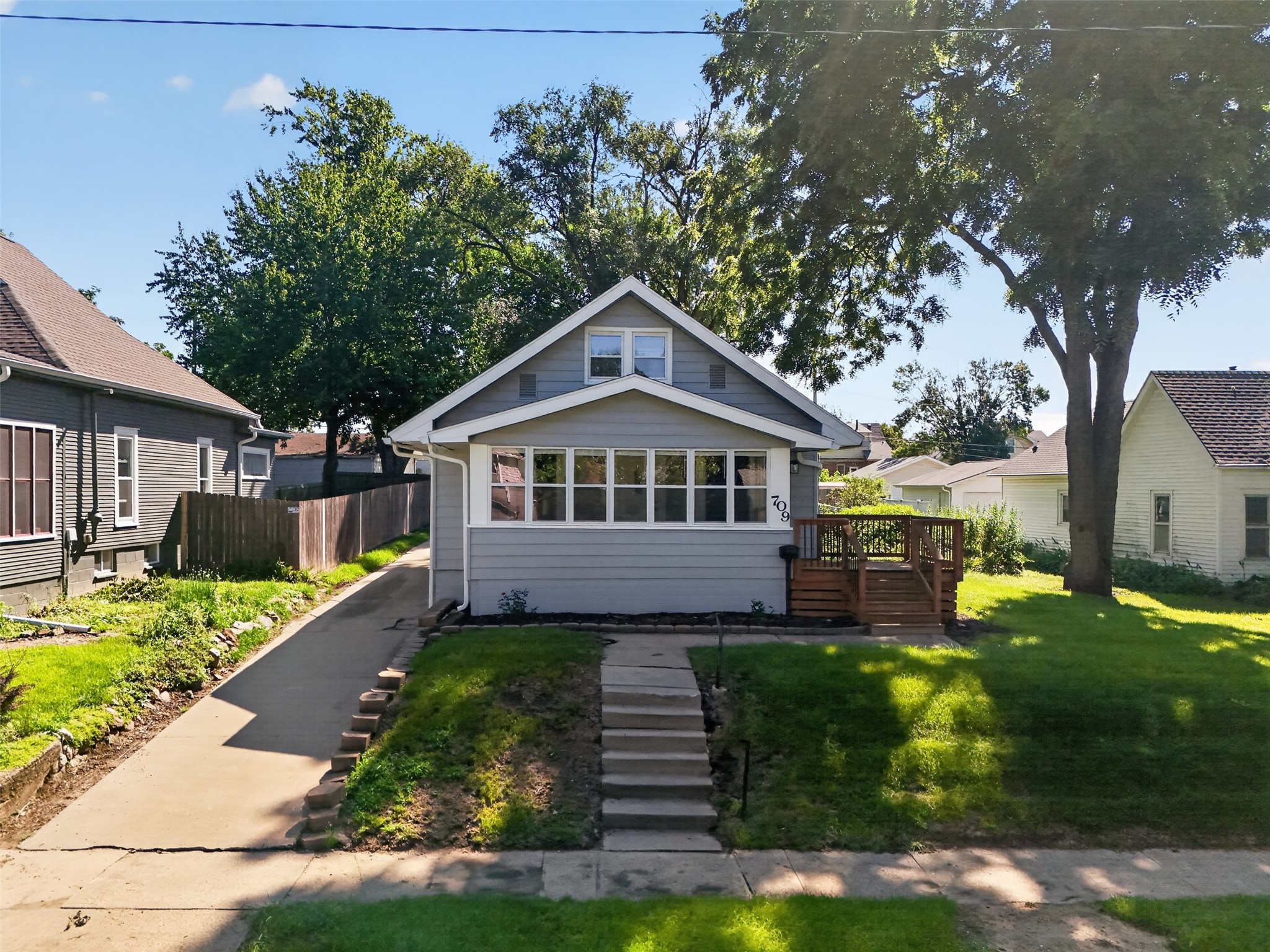 709 Ninth Street Property Photo 1