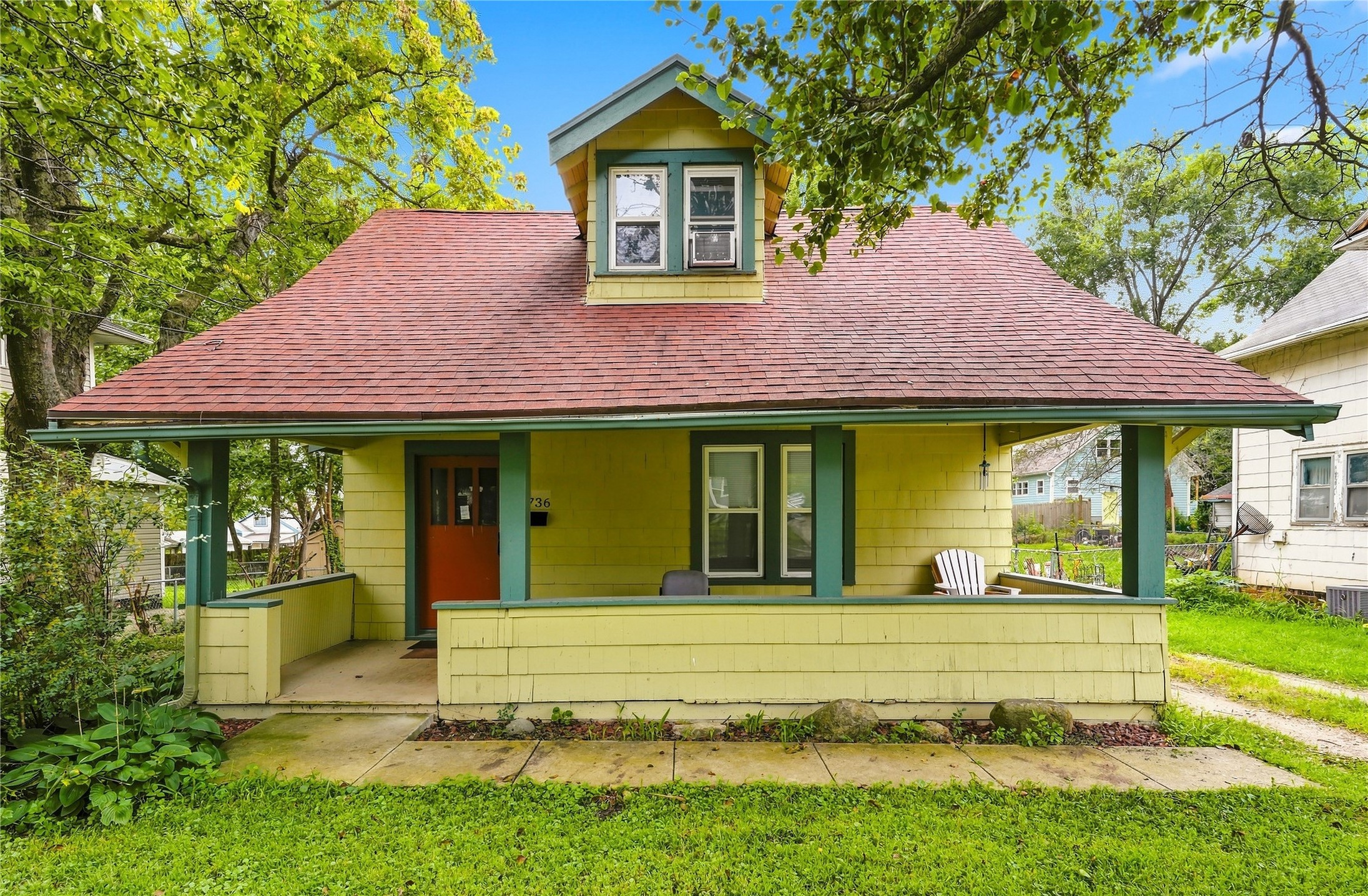 2736 College Avenue Property Photo 1