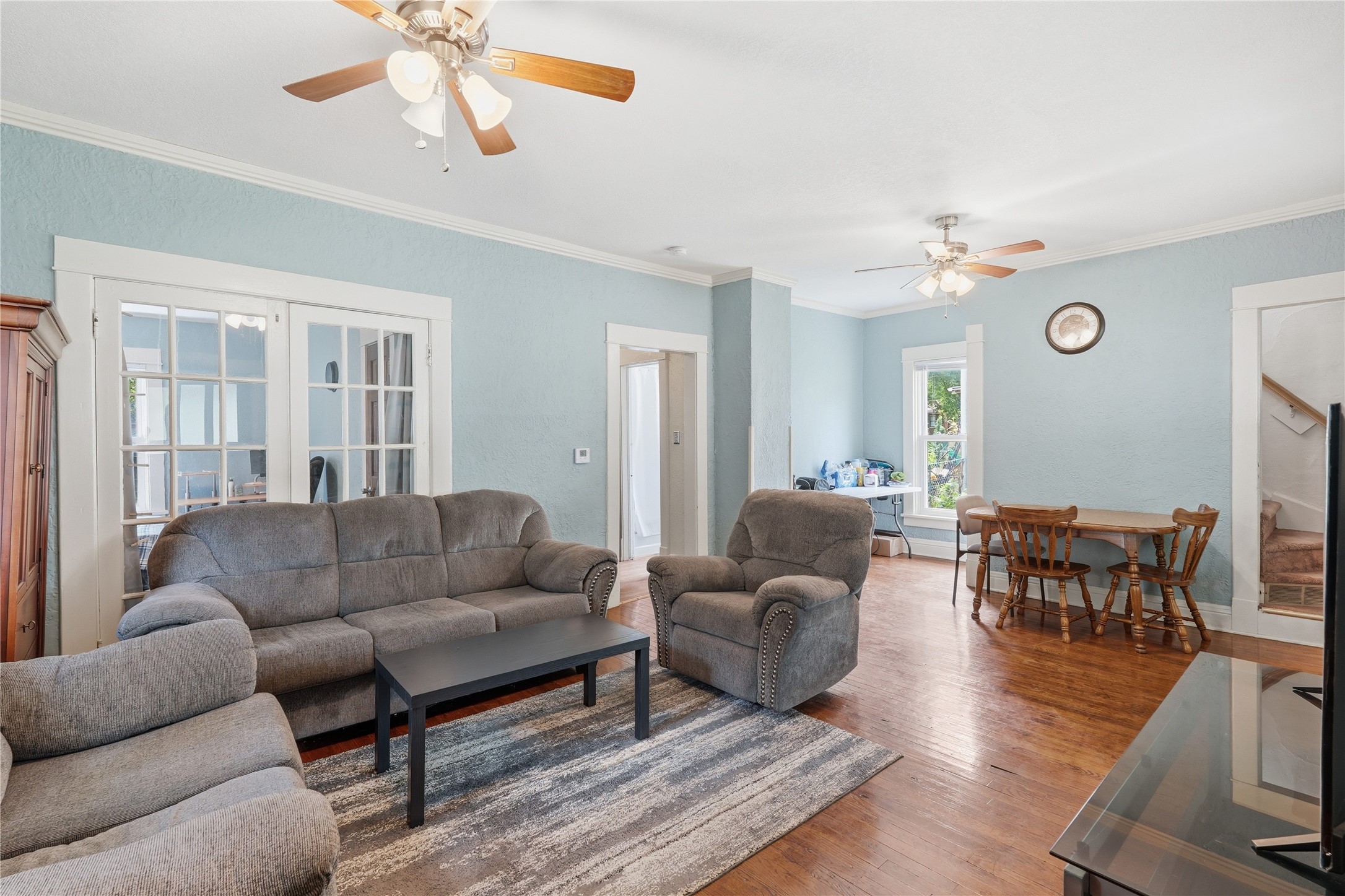 2736 College Avenue Property Photo 5