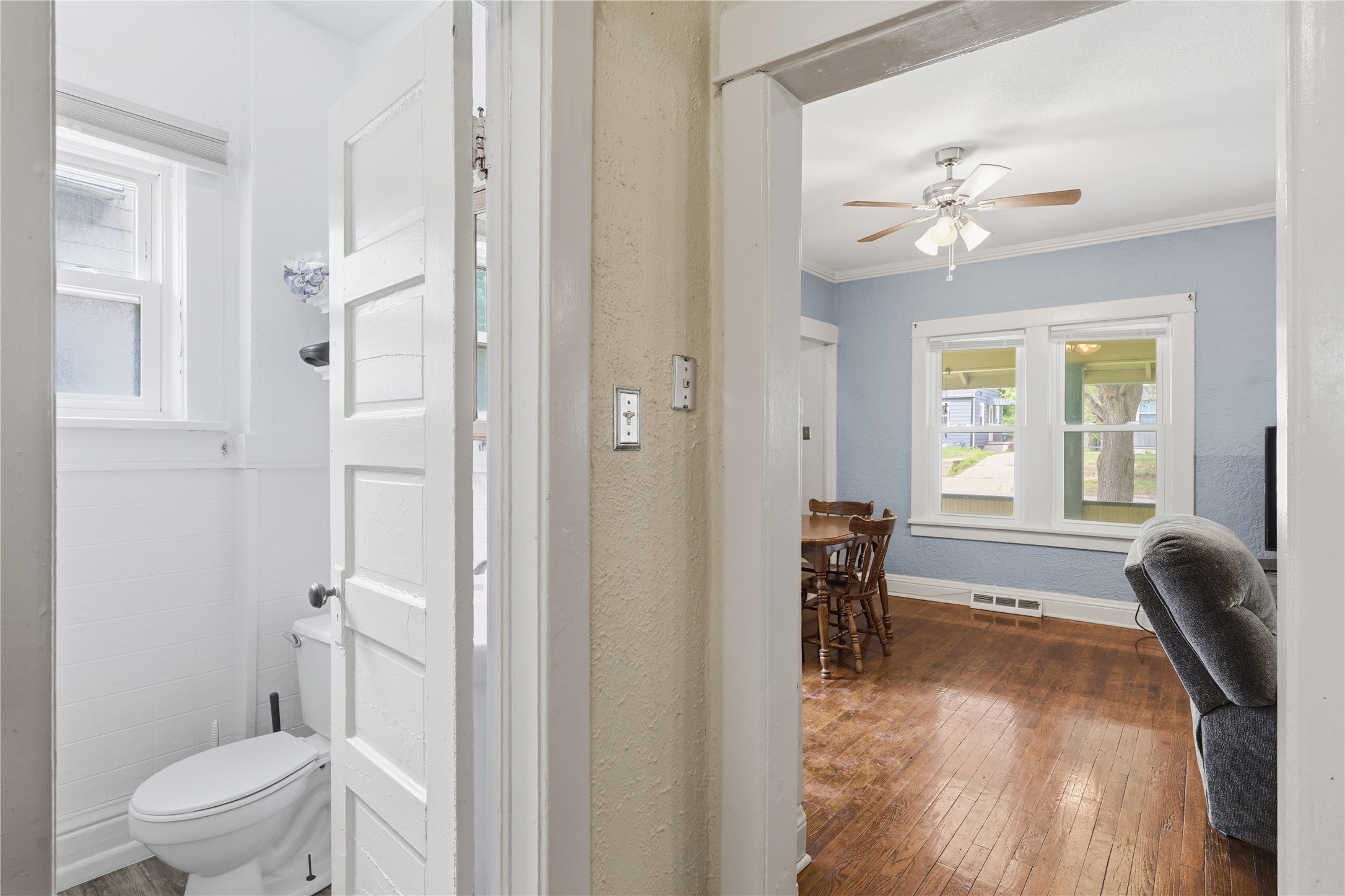 2736 College Avenue Property Photo 8