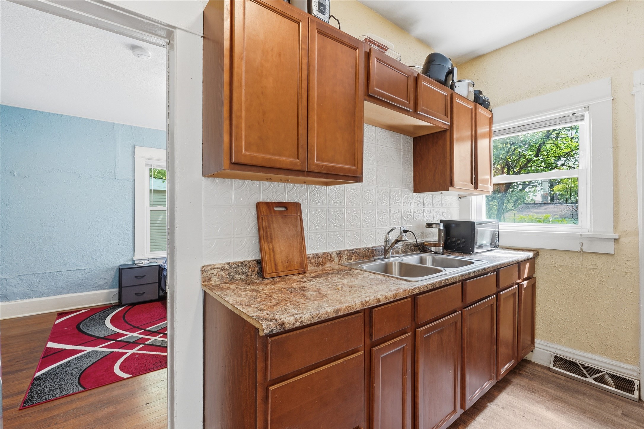 2736 College Avenue Property Photo 11