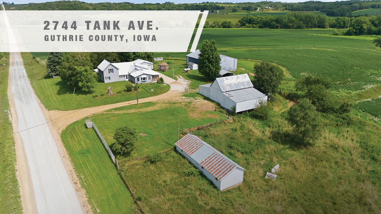 2744 Tank Avenue Property Photo 1