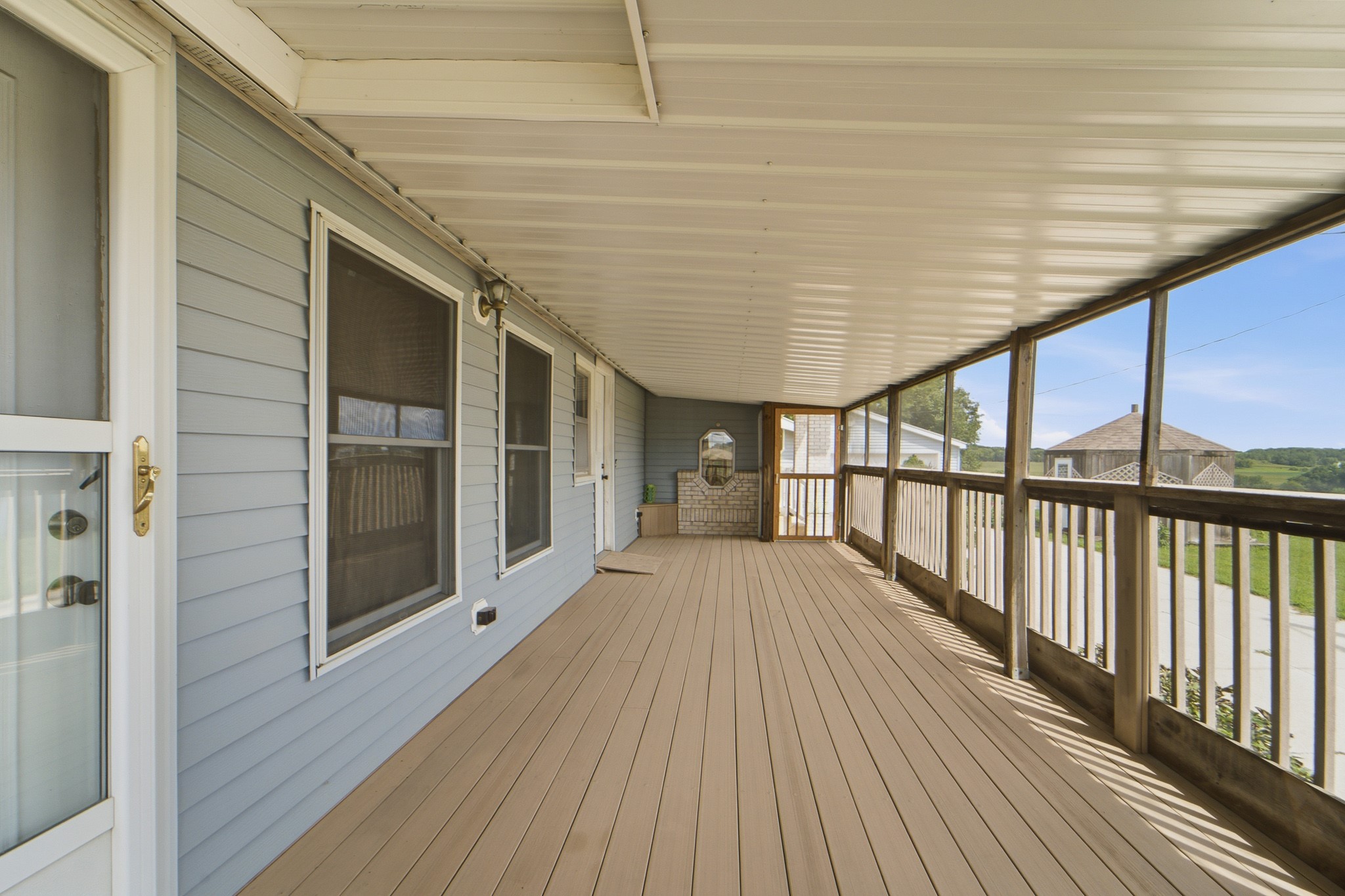 2744 Tank Avenue Property Photo 14