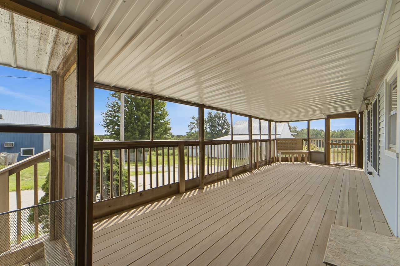 2744 Tank Avenue Property Photo 15