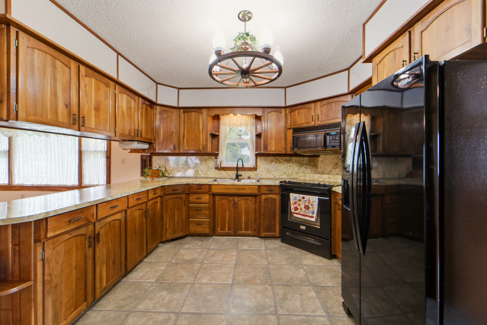2744 Tank Avenue Property Photo 18