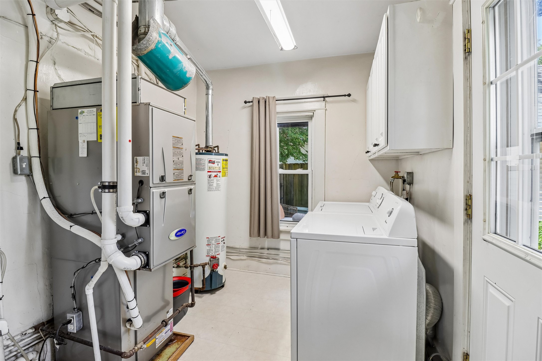 59 E North Street Property Photo 8