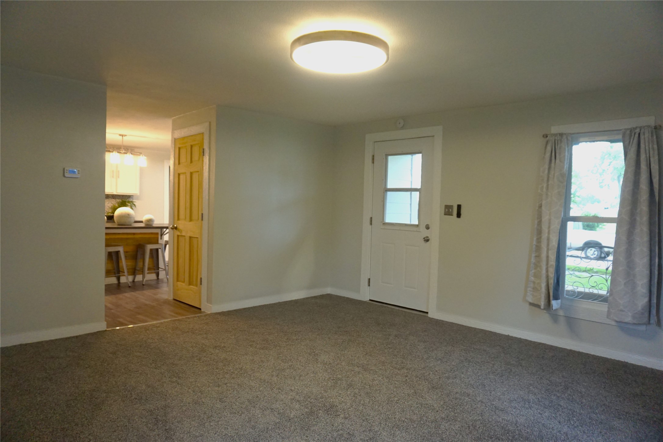 703 E Filmore Street Property Photo 5