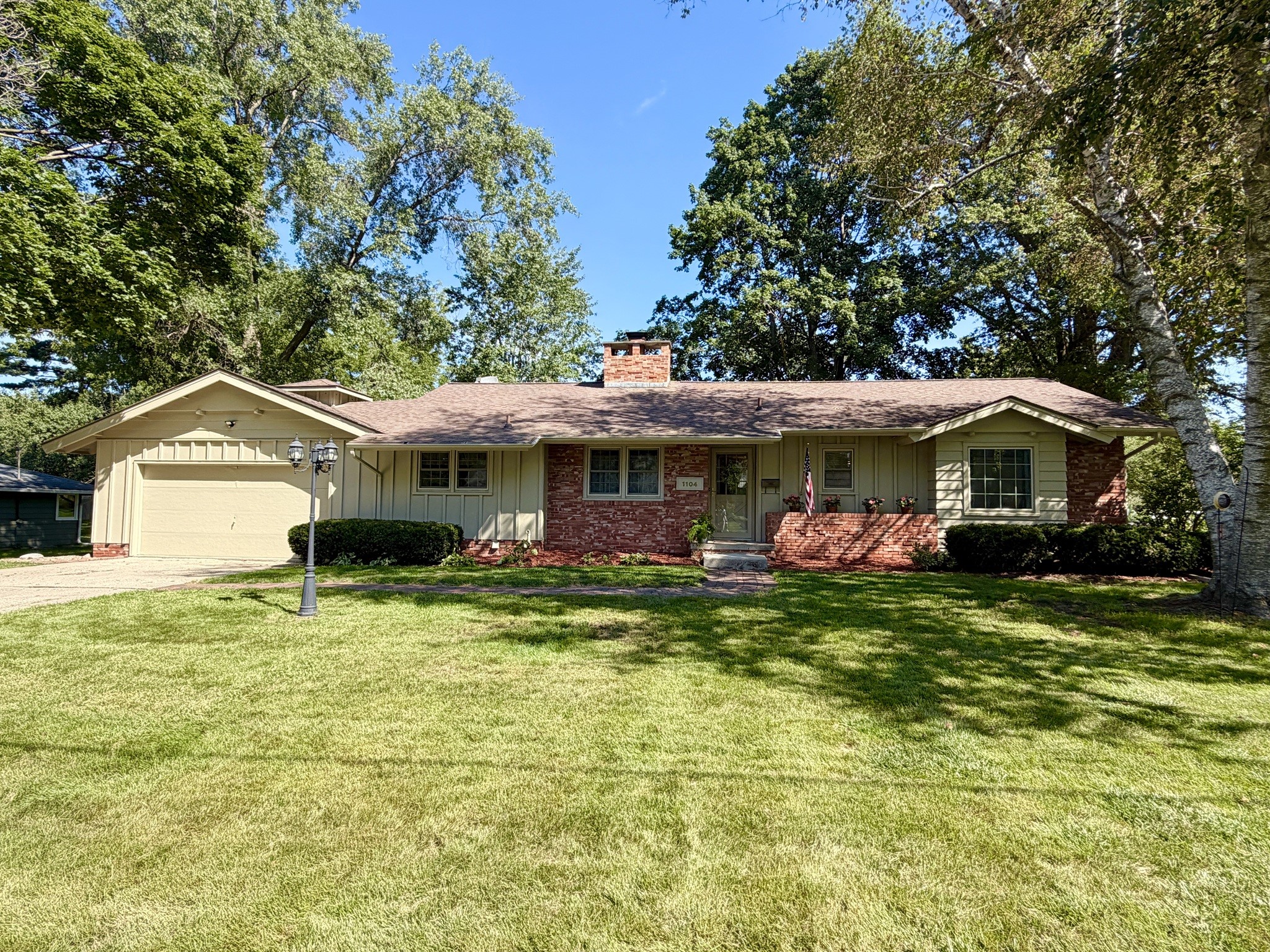 1104 S 13th Avenue W Property Photo 1