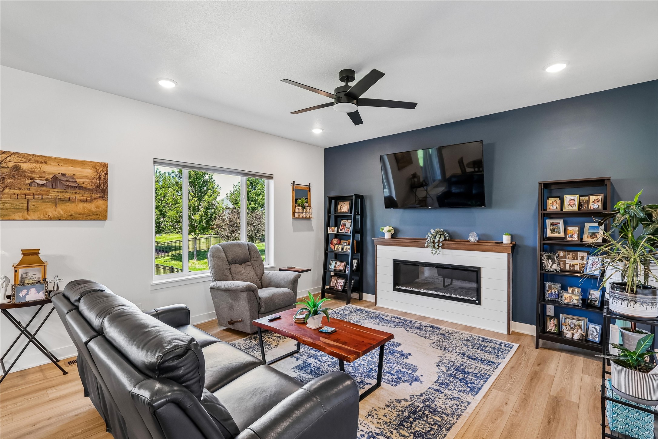 1005 Gray Avenue Property Photo 3